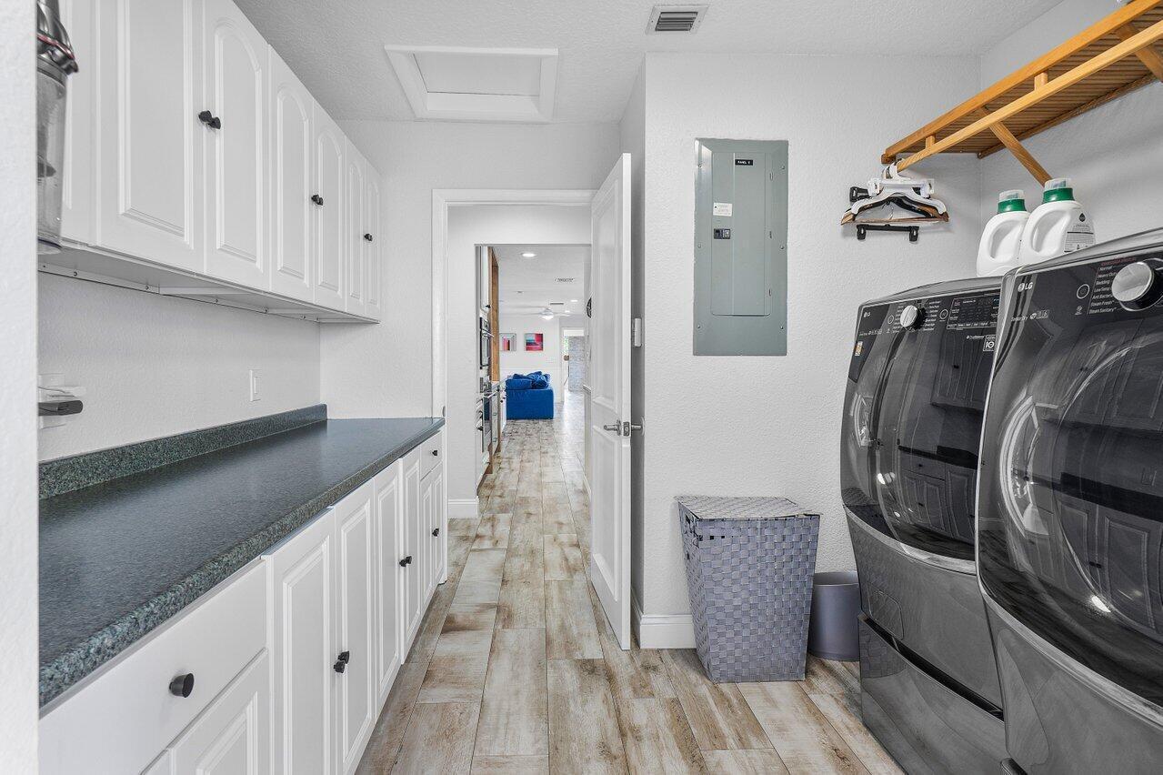 3815 S Lake Drive Property Photo 54