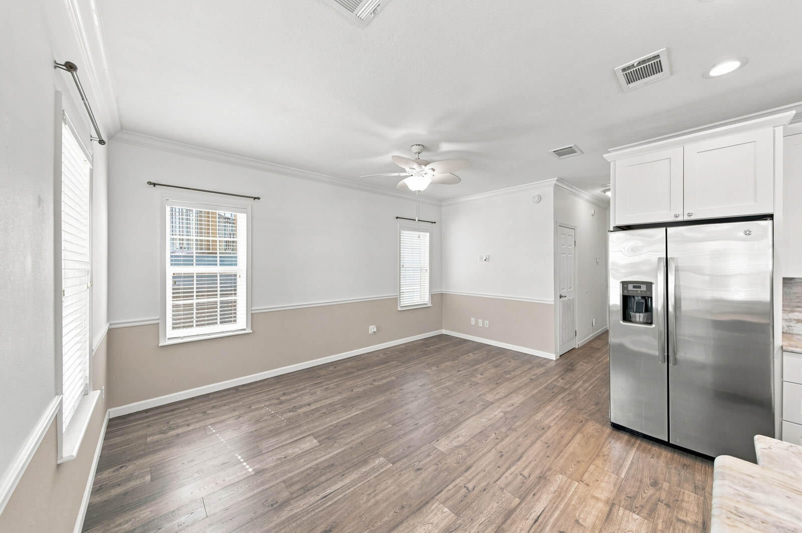 445 Nettles Boulevard Property Photo 19