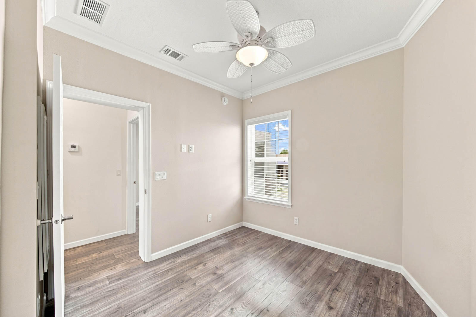 445 Nettles Boulevard Property Photo 35
