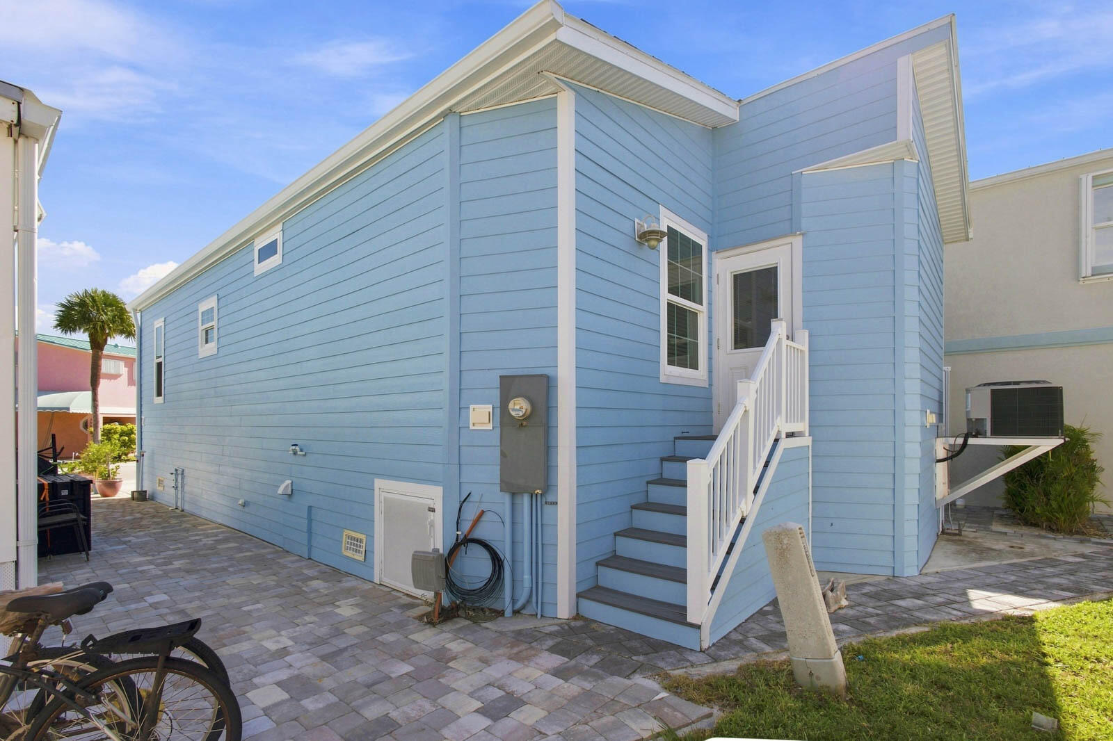 445 Nettles Boulevard Property Photo 42