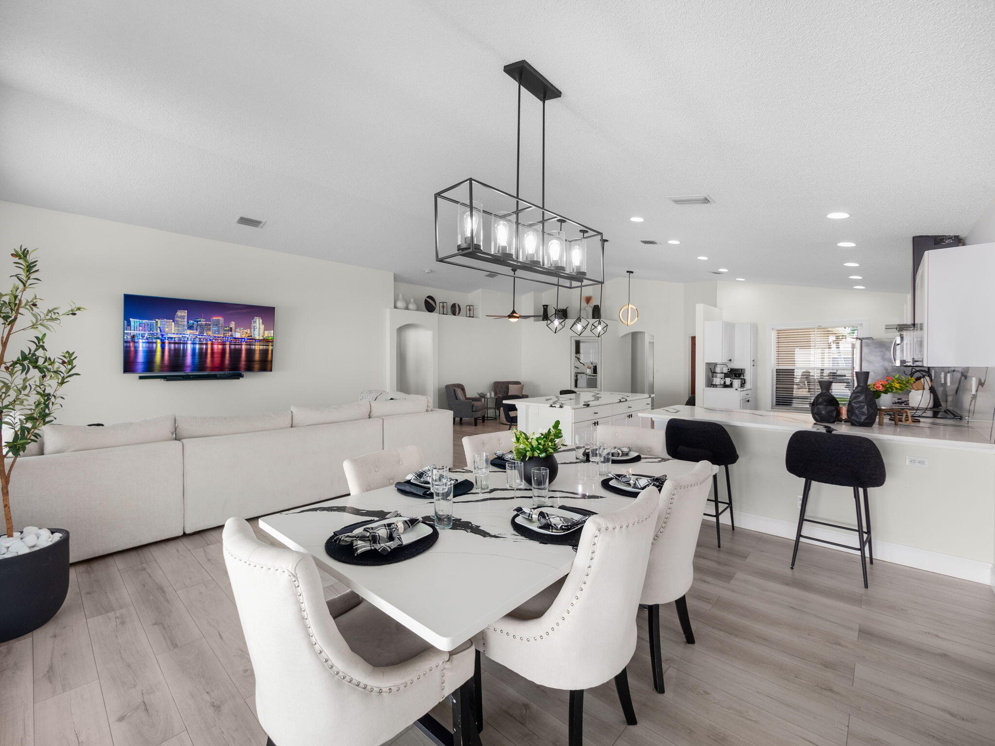 6344 Barton Creek Circle Property Photo 8