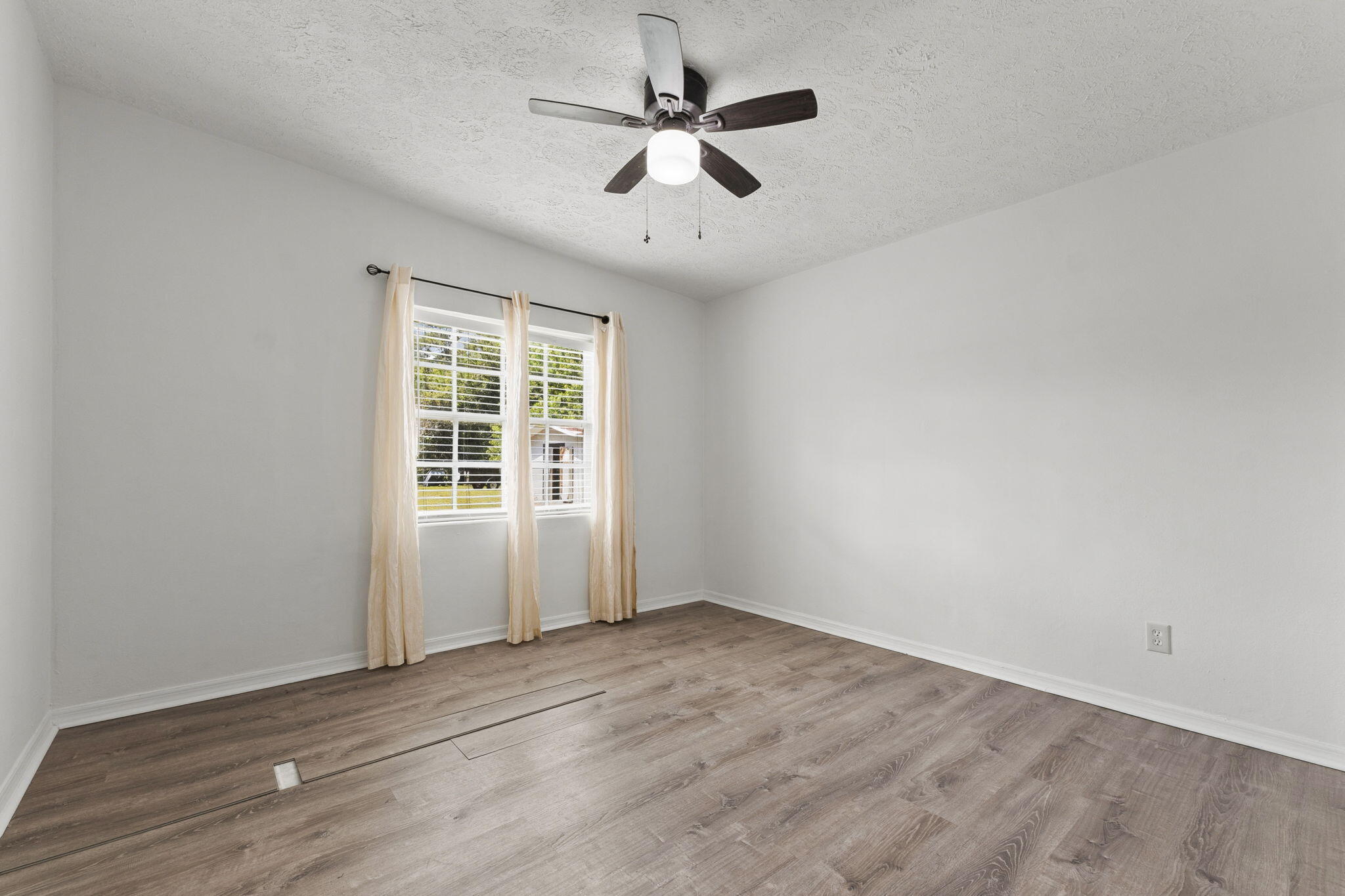 3920 Edwards Road Property Photo 11