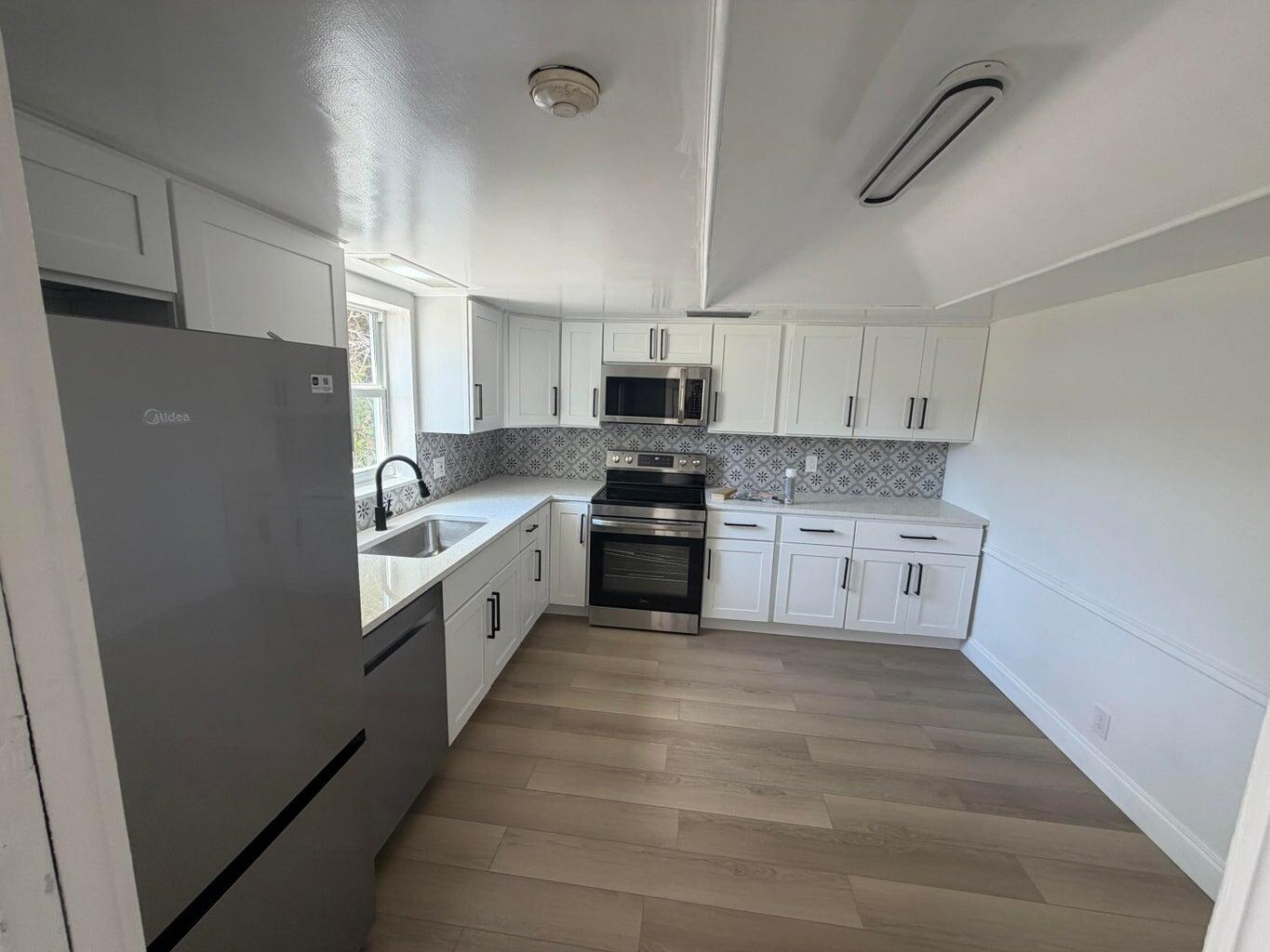 1222 Surf Road Property Photo 3