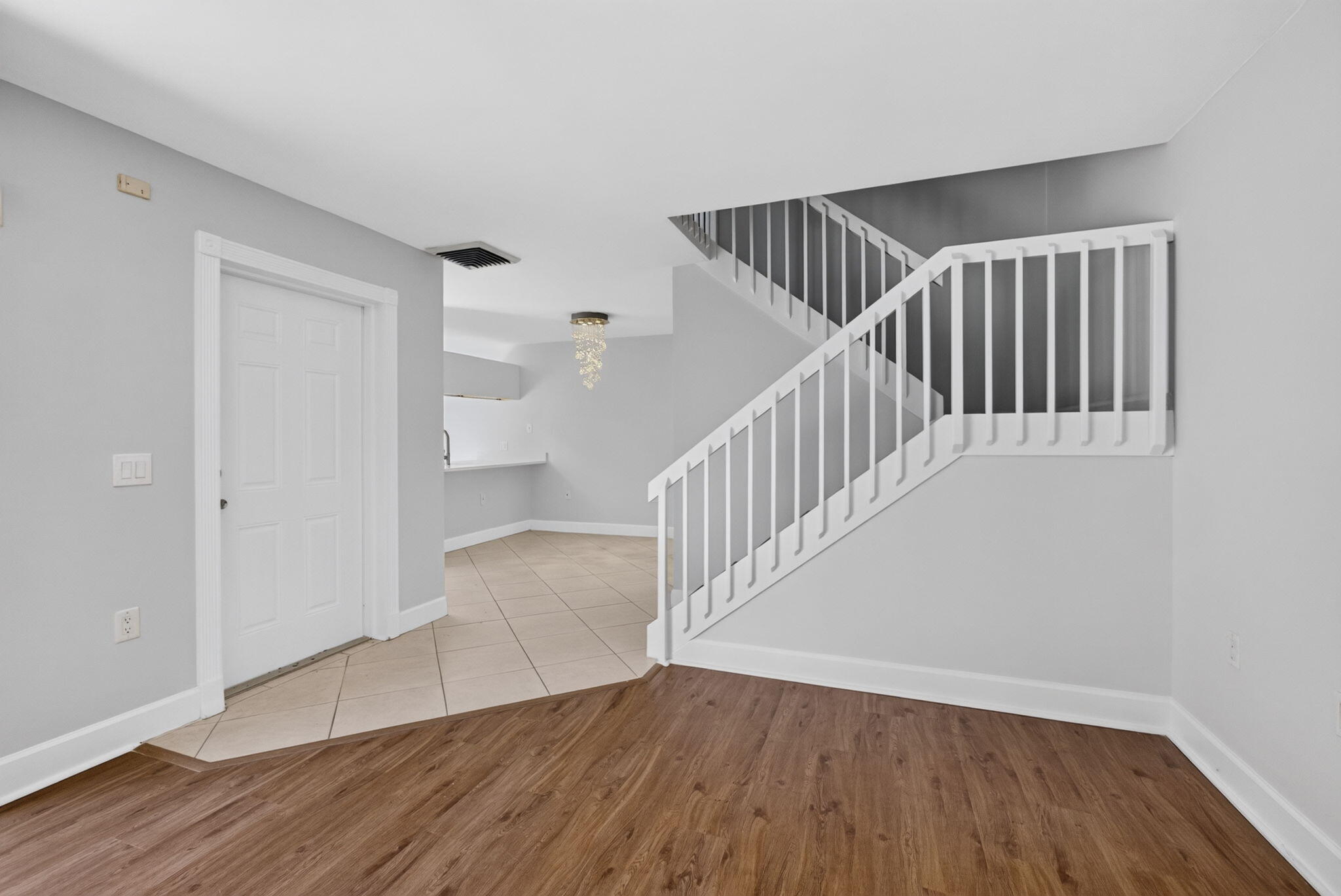 185 Charter Way Property Photo 12