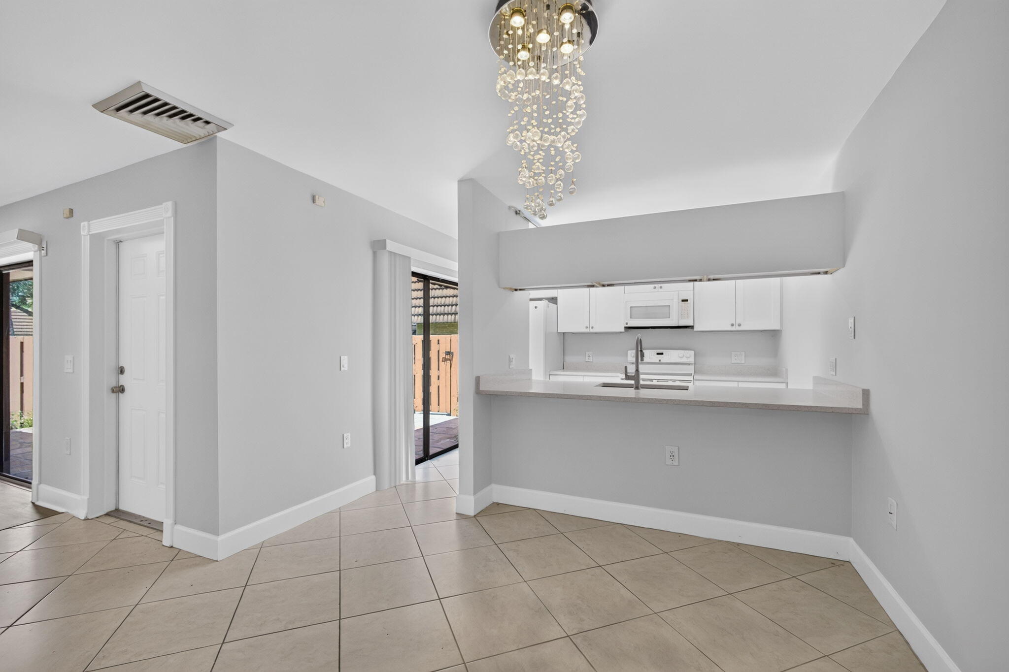 185 Charter Way Property Photo 14
