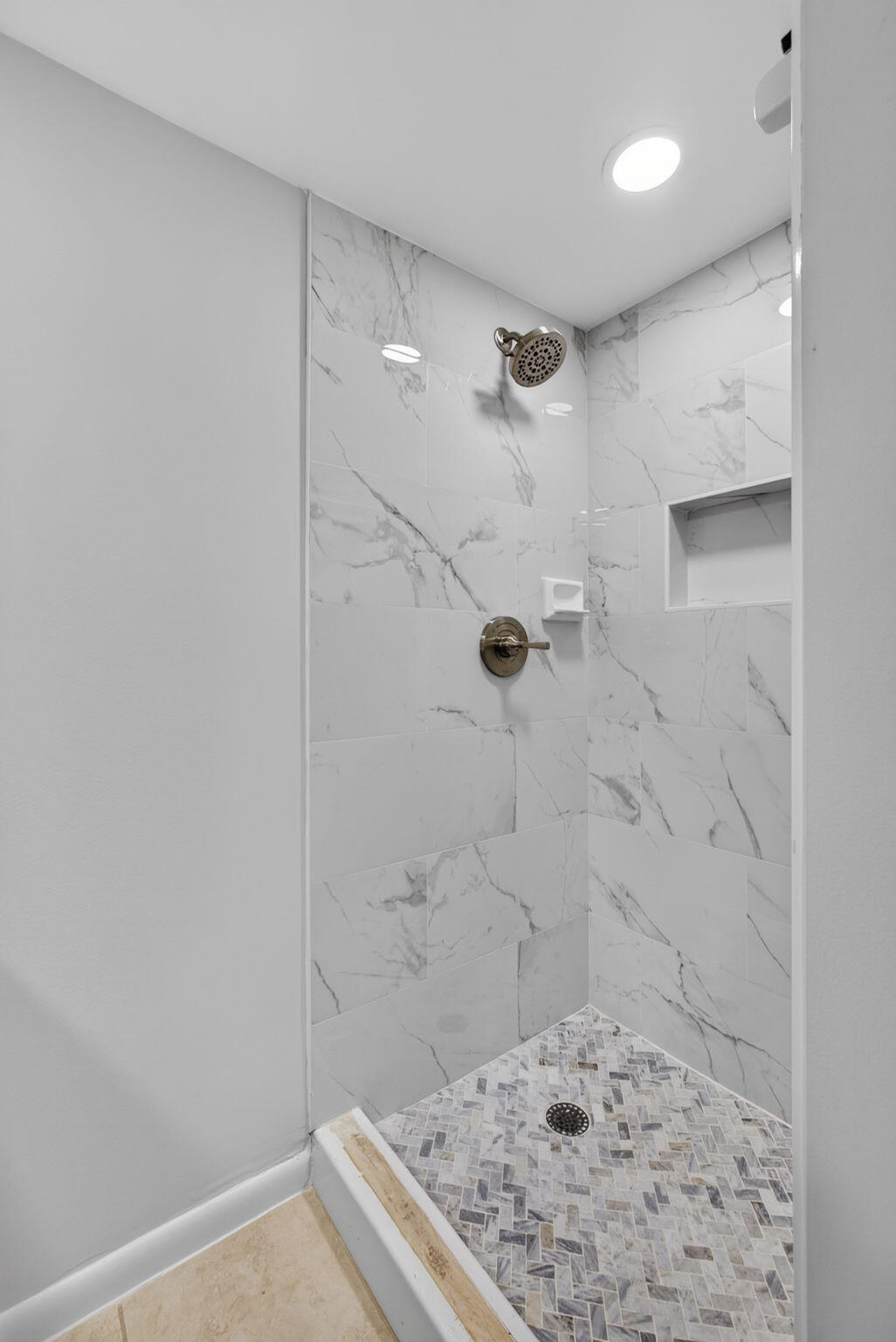 185 Charter Way Property Photo 31