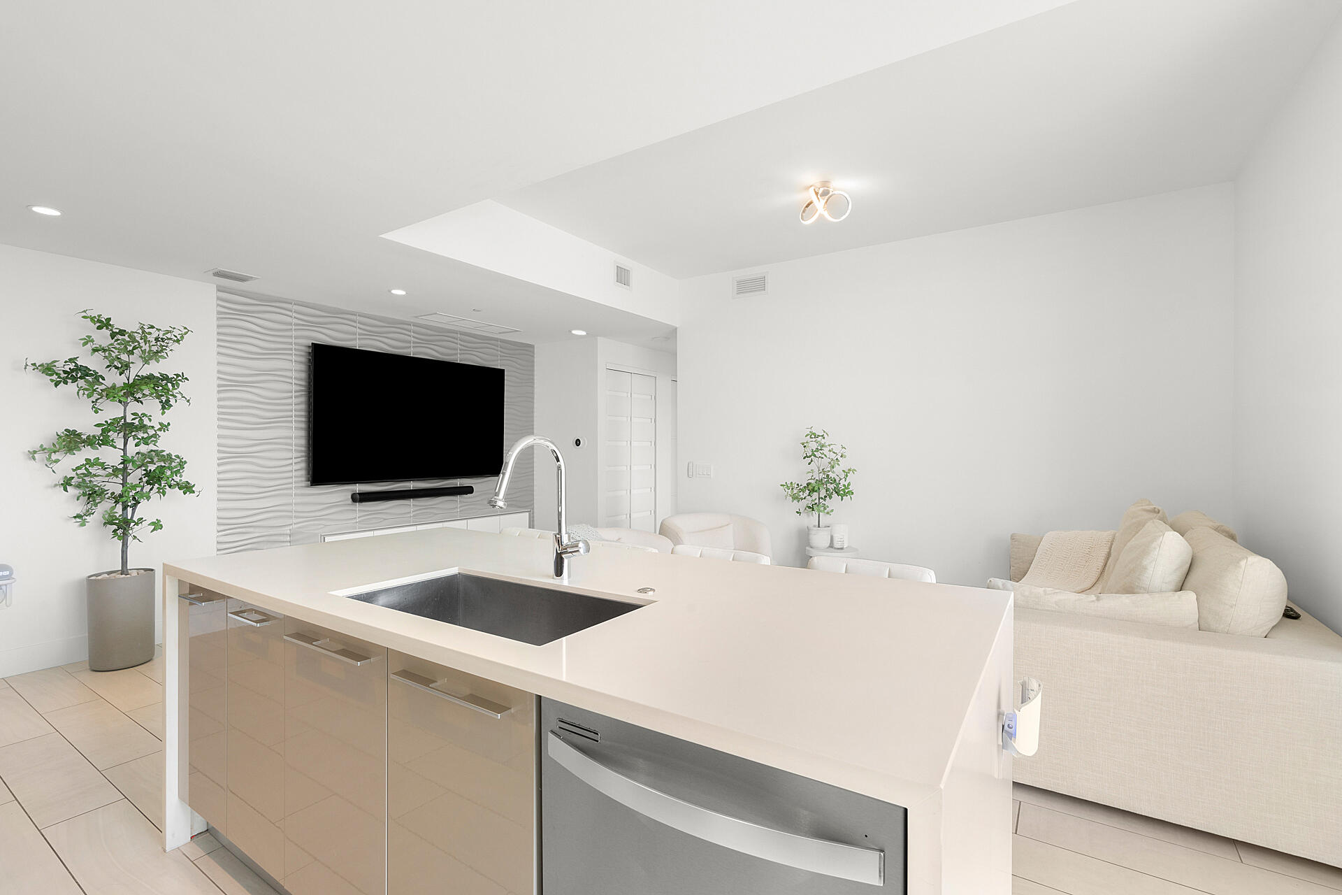 2000 Metropica Way 801 Property Photo 8