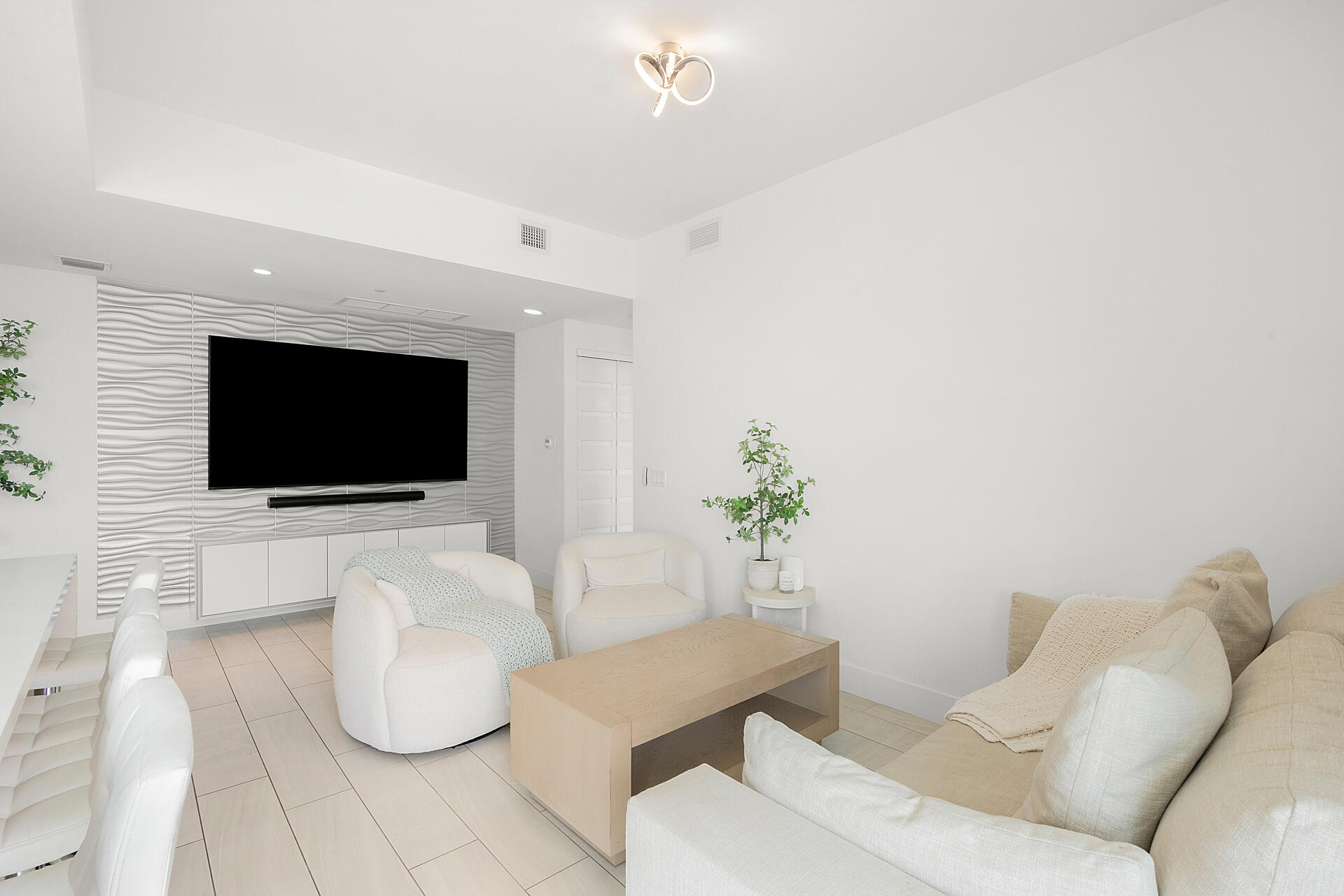 2000 Metropica Way 801 Property Photo 10