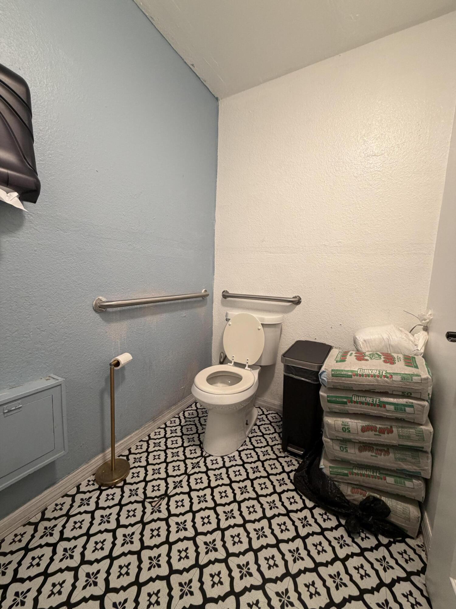 17010 W Dixie Highway Ste H Property Photo 26