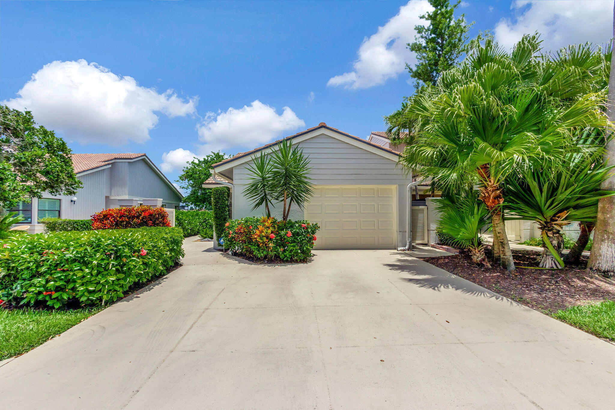 523 Prestwick Circle Property Photo 3