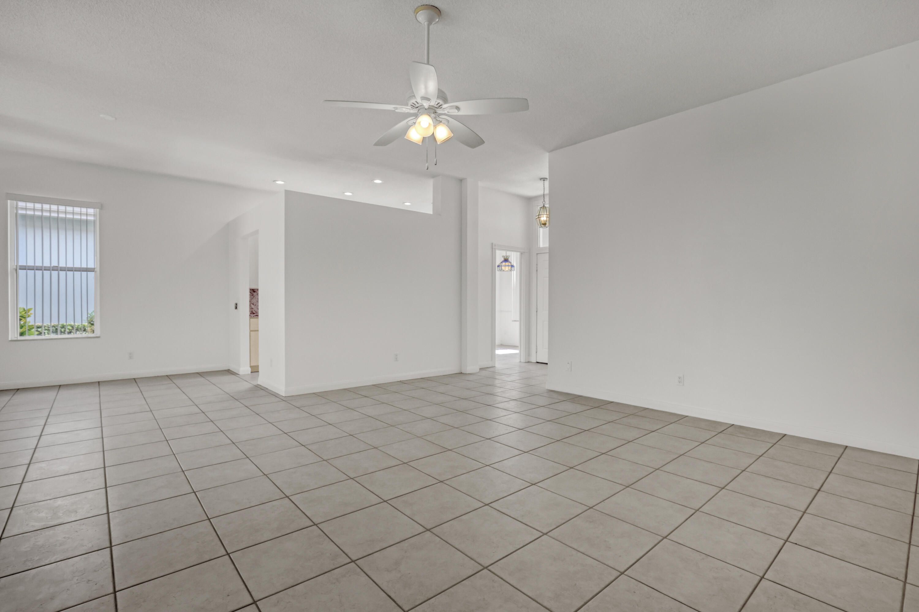 204 S Hampton Drive Property Photo 9
