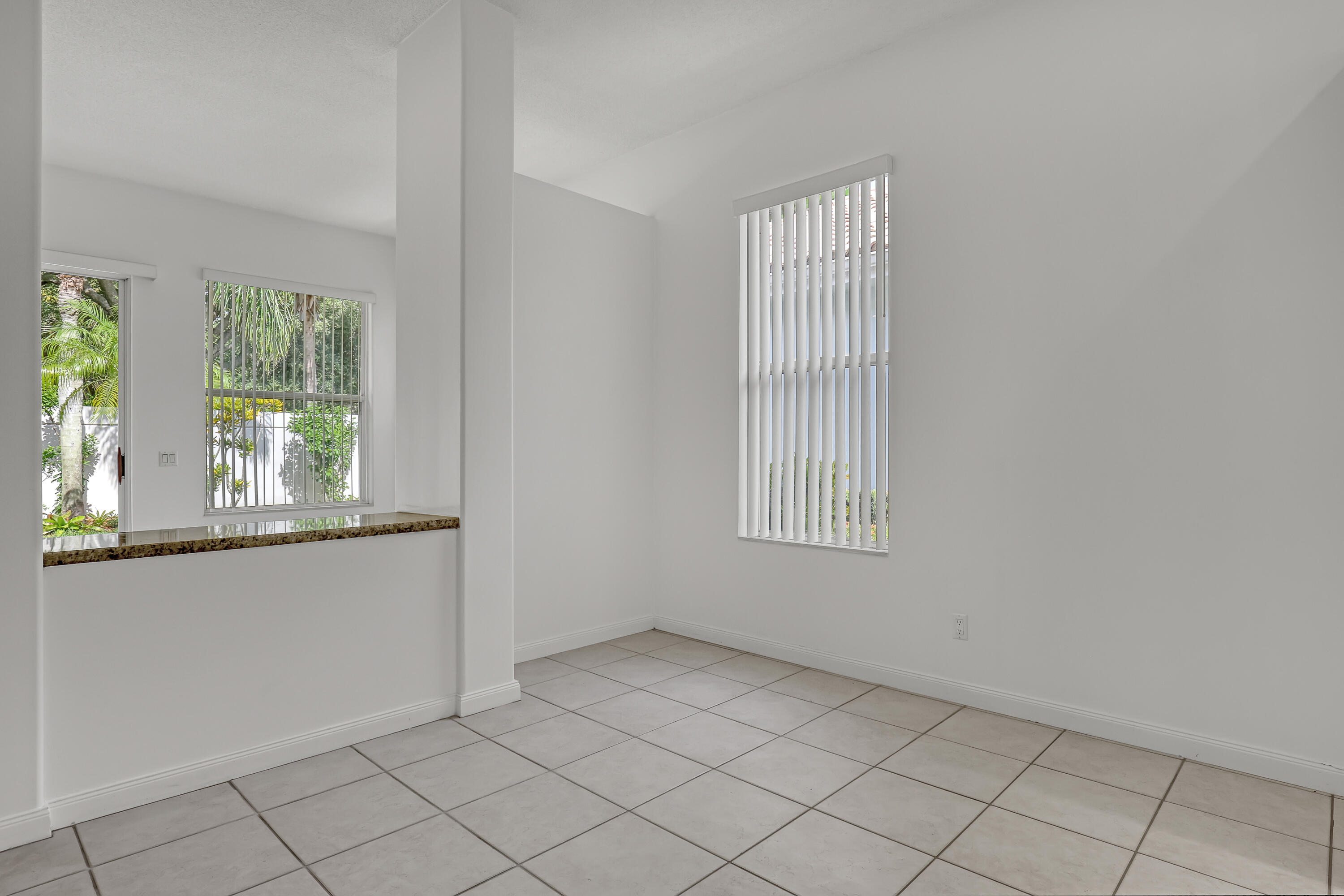 204 S Hampton Drive Property Photo 15