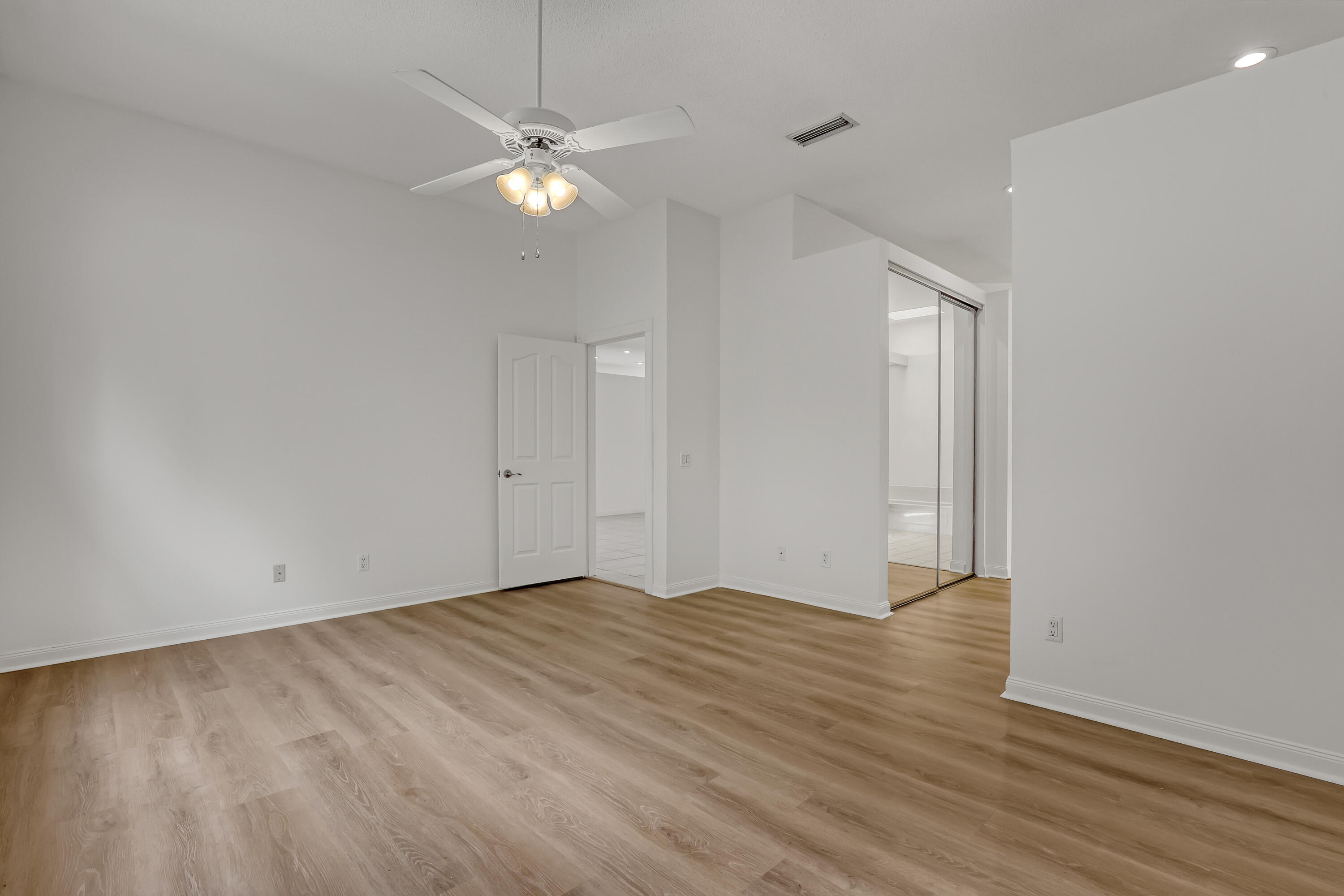 204 S Hampton Drive Property Photo 22