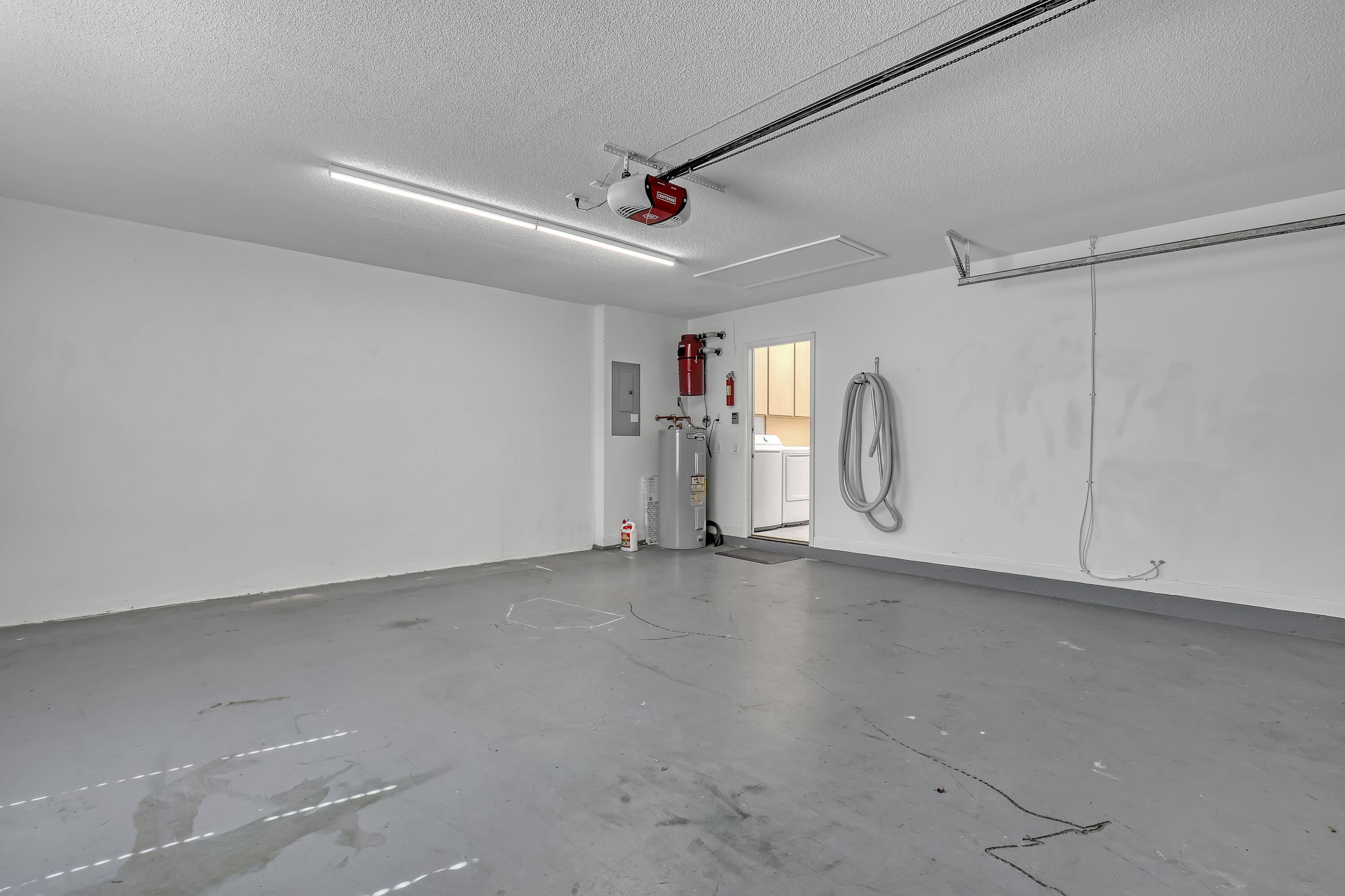 204 S Hampton Drive Property Photo 35