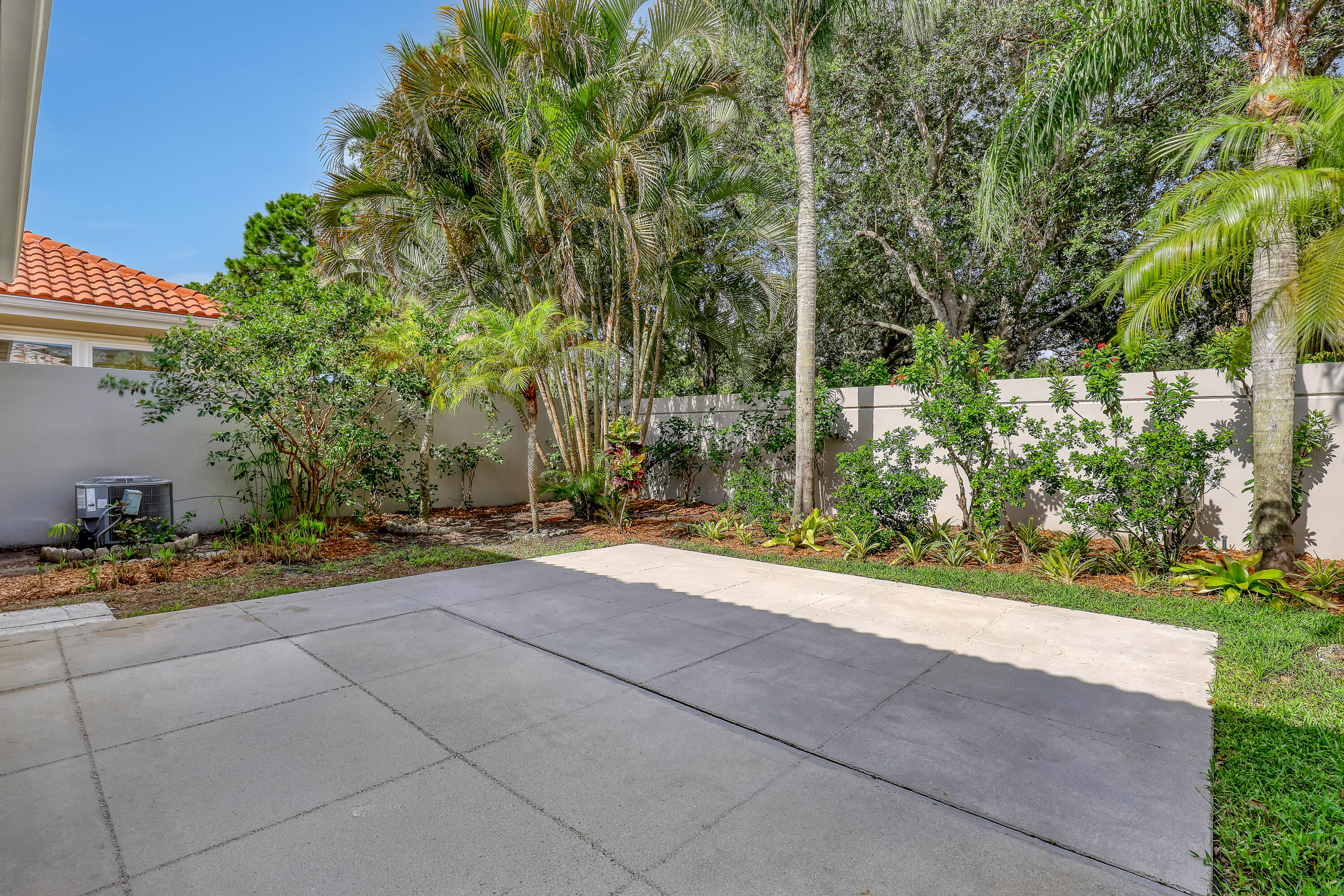 204 S Hampton Drive Property Photo 40