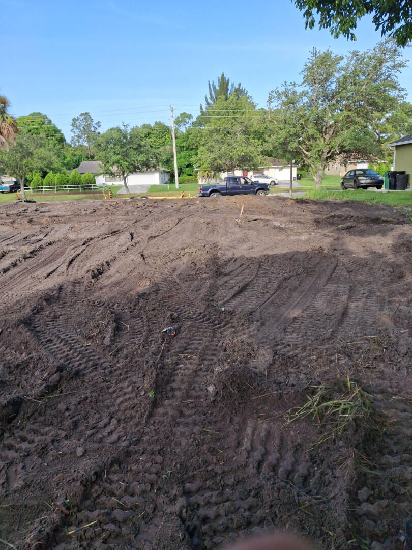 1665 Se Airoso Boulevard Property Photo 3