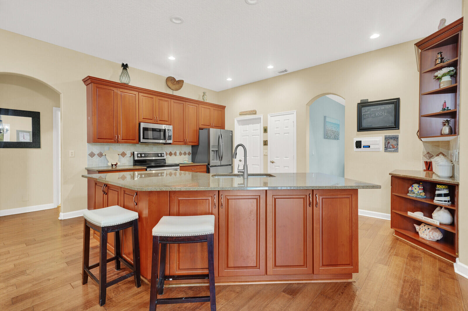 1870 Ne Victorian Lane Property Photo 14