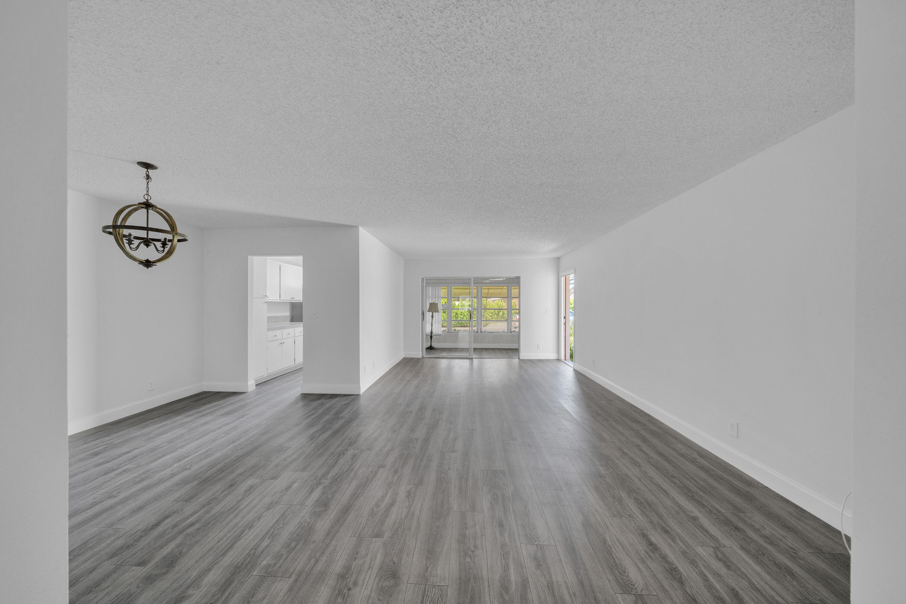 4550 Nw 4th Street B Property Photo 6