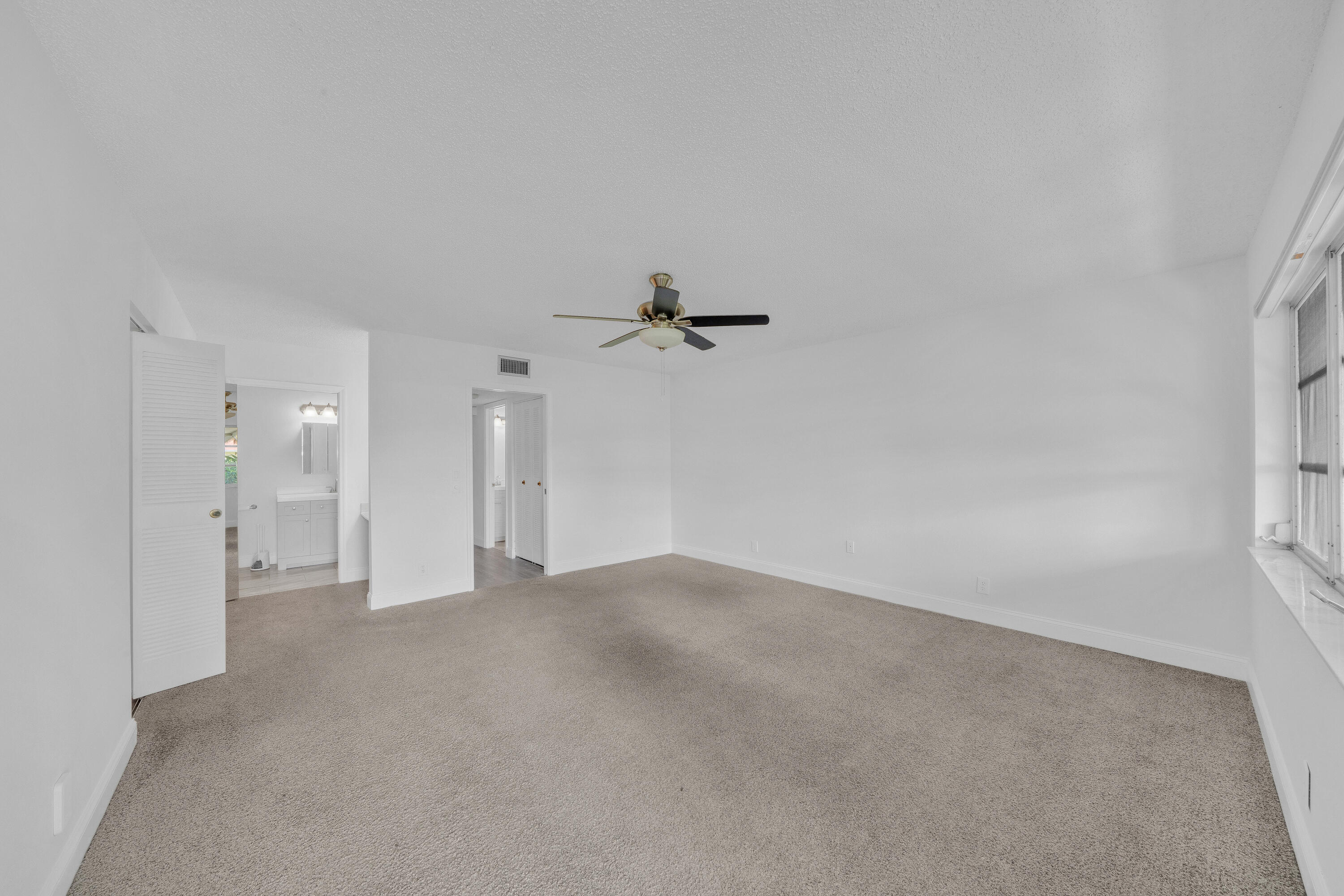 4550 Nw 4th Street B Property Photo 16