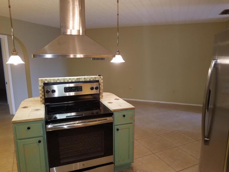 5725 Fernley Drive E 7 Property Photo 2