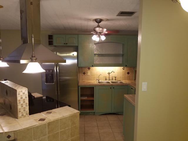 5725 Fernley Drive E 7 Property Photo 3