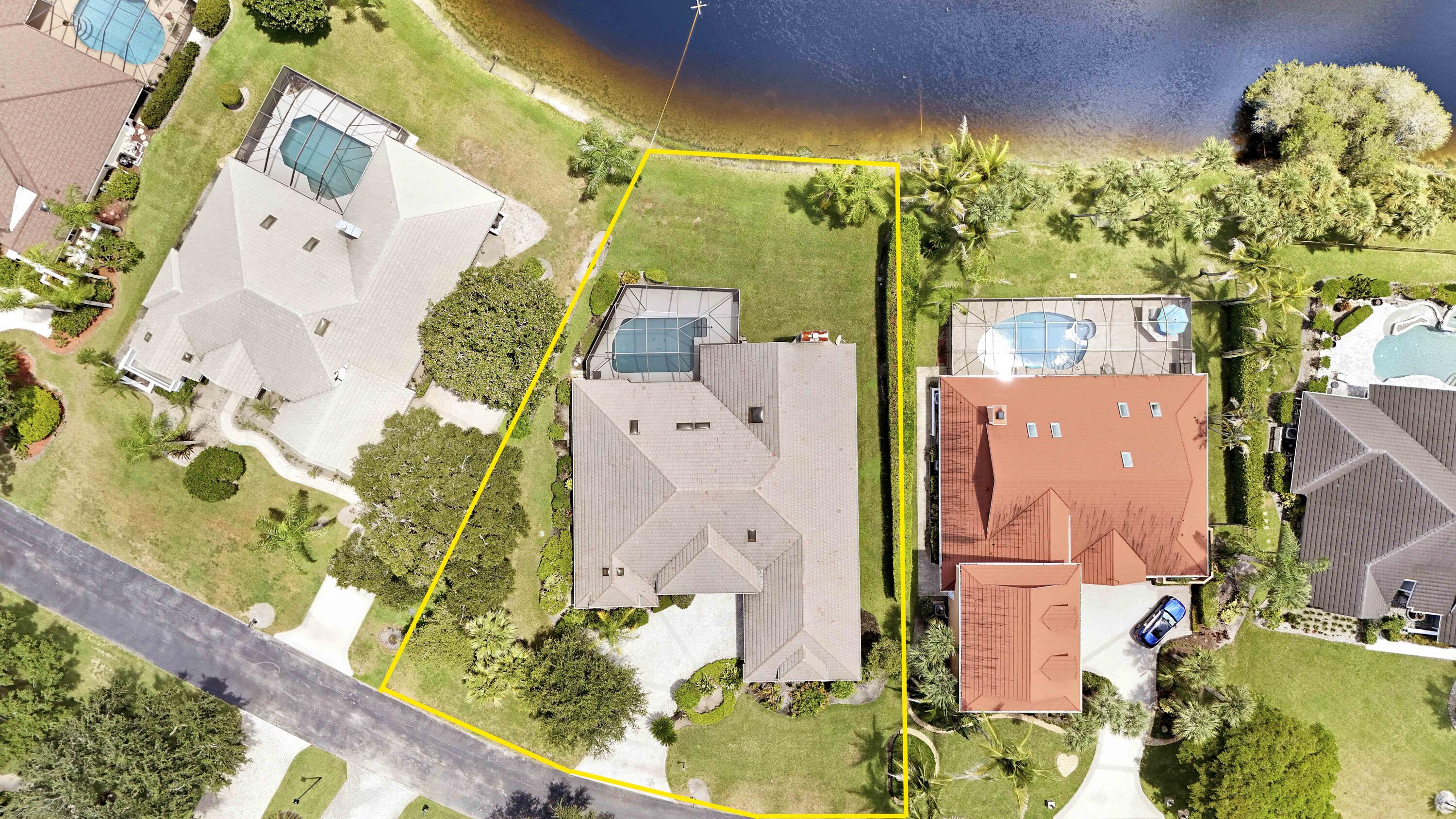 18691 Se Lakeside Way Property Photo 3
