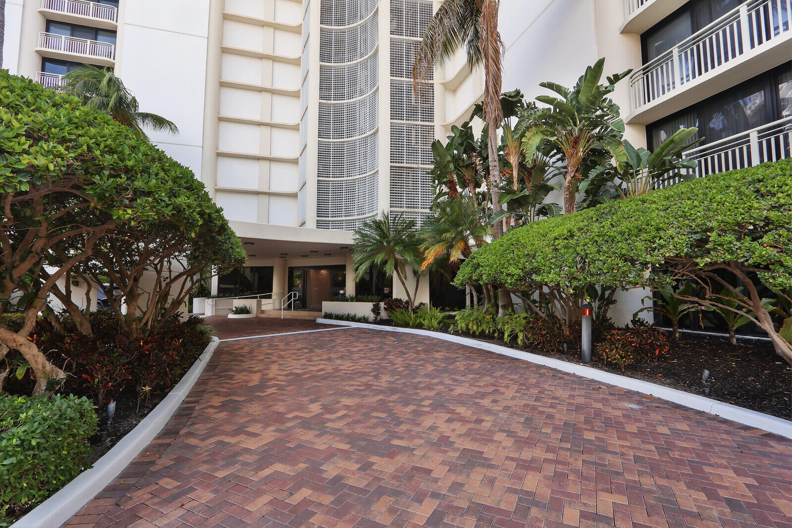 3000 N Ocean Drive 6a Property Photo 3