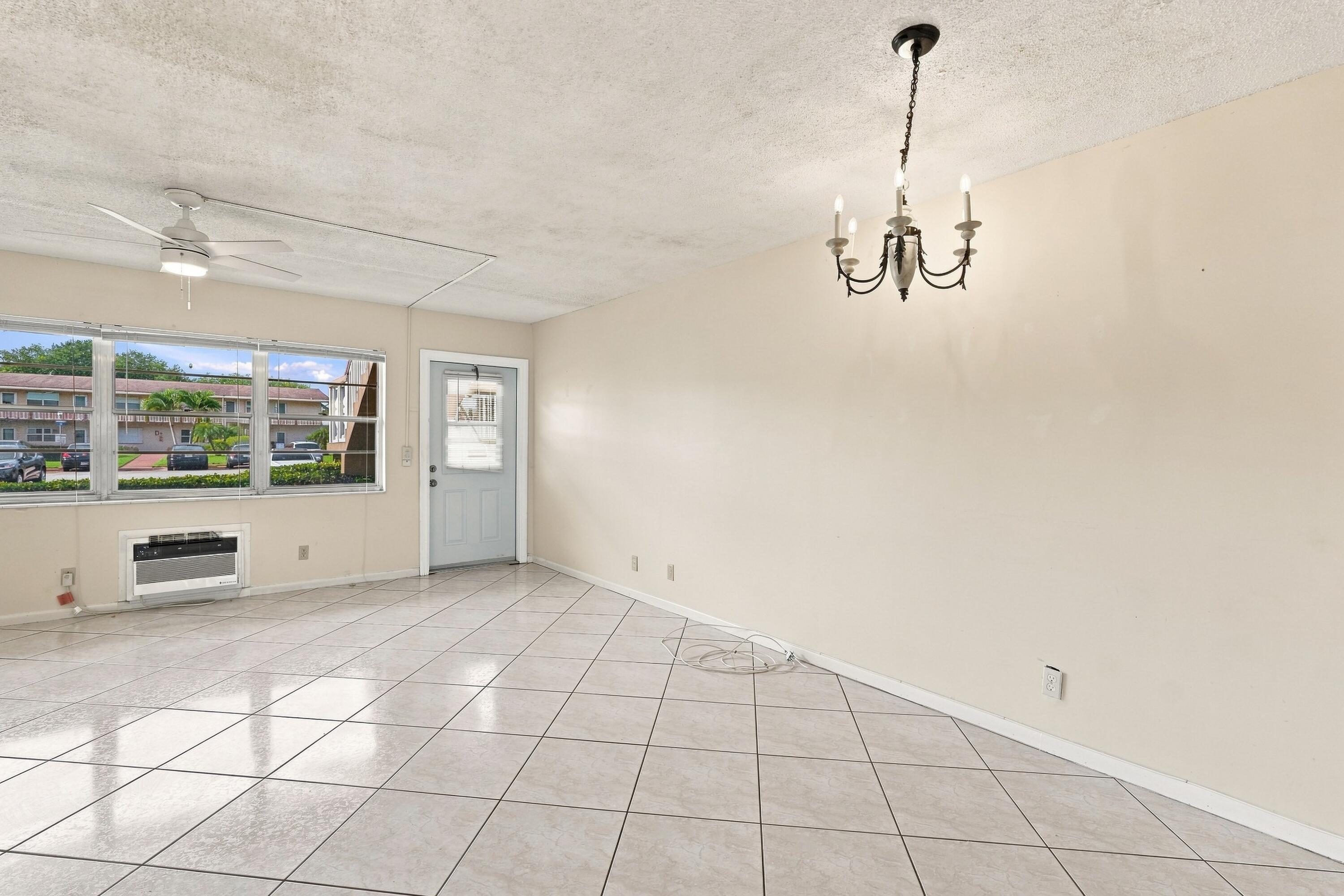 98 Norwich E Property Photo 10
