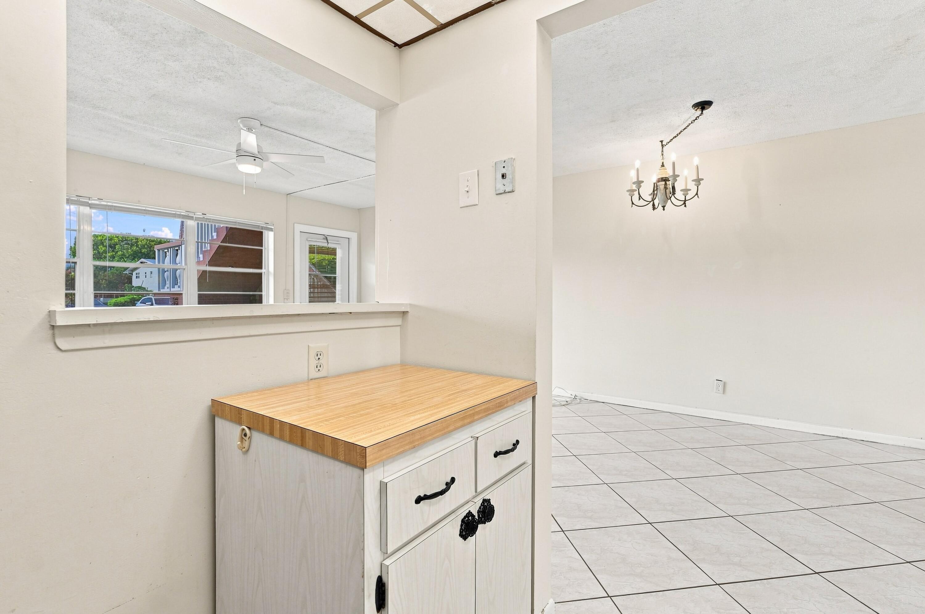 98 Norwich E Property Photo 14