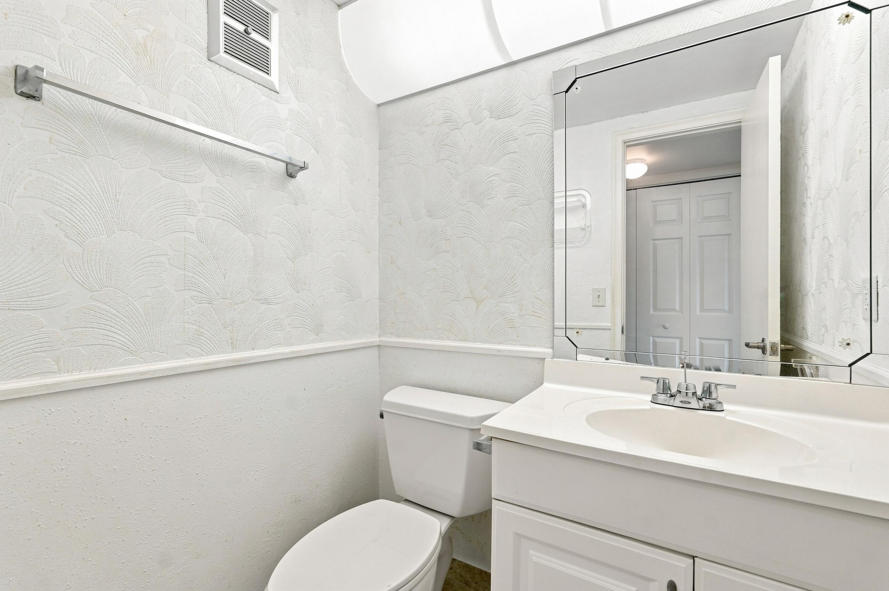 98 Norwich E Property Photo 15