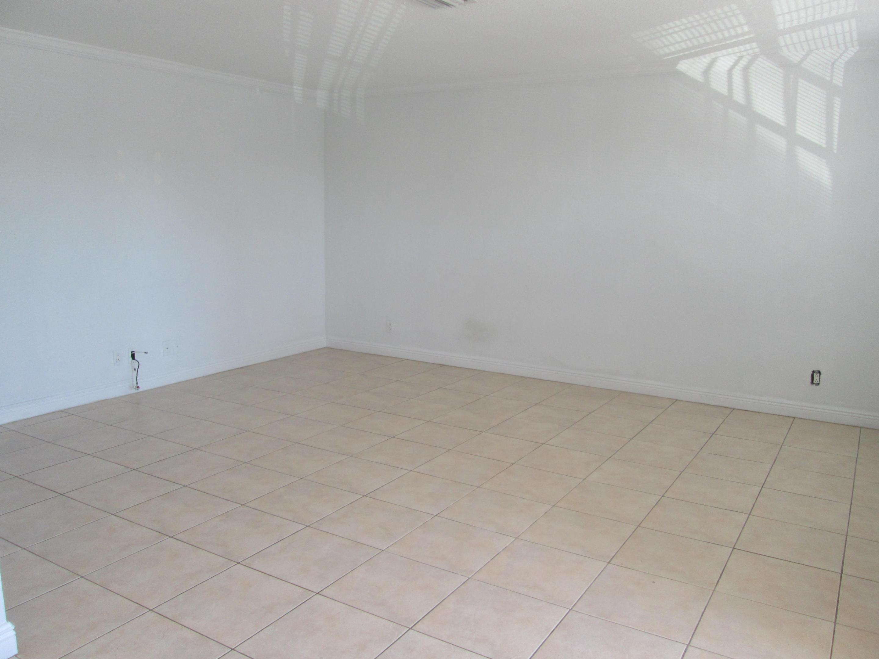405 N Cypress Drive 4 Property Photo 4