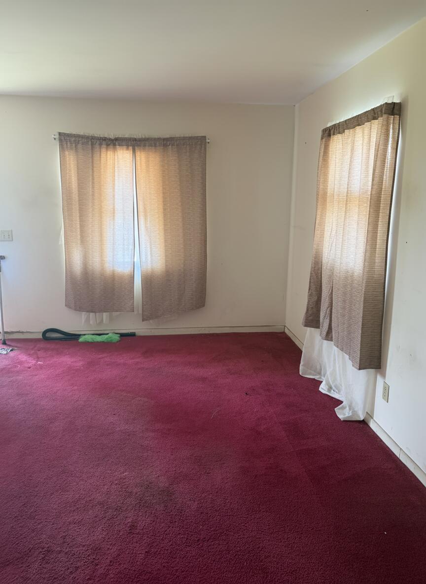 307 Seminole Court Property Photo 6
