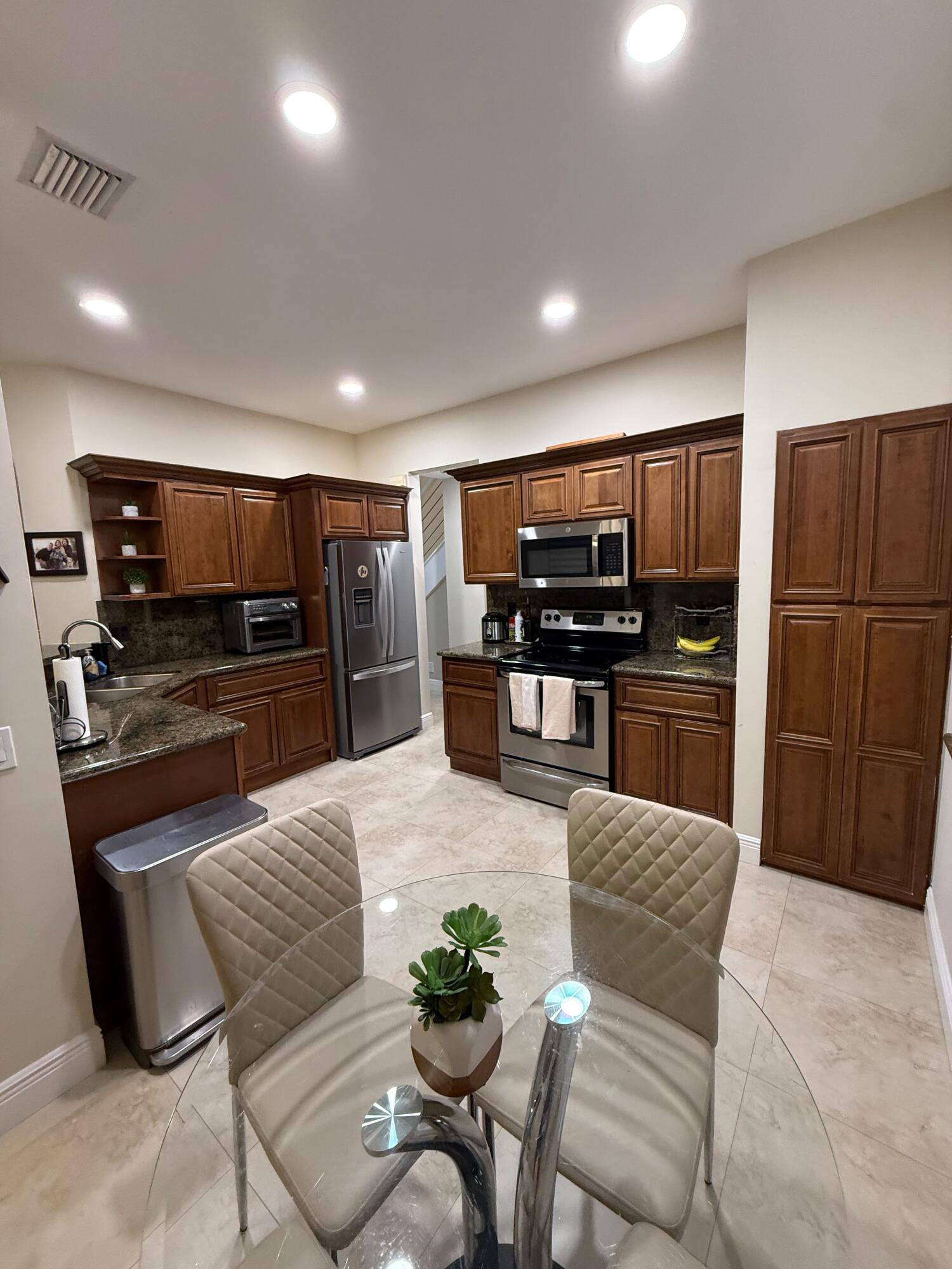 844 Falling Water Road Property Photo 10