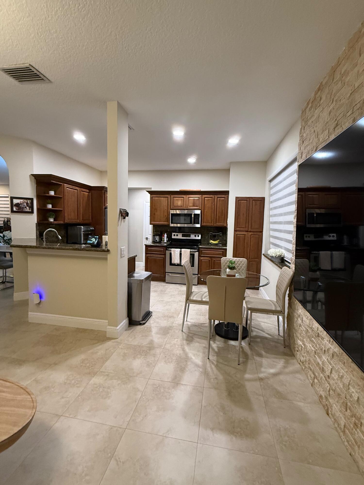 844 Falling Water Road Property Photo 11