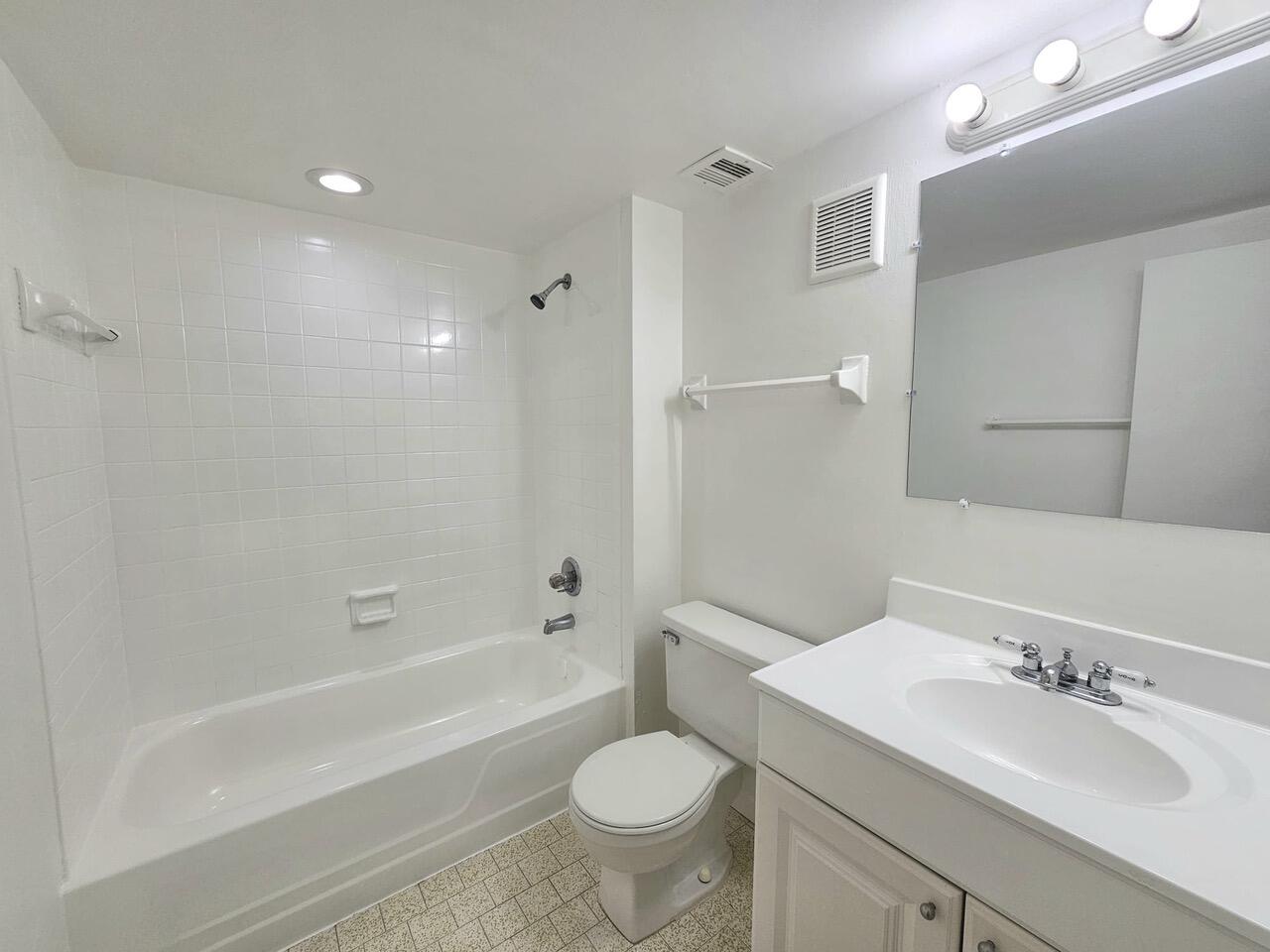 8000 S Colony Circle 302 Property Photo 11