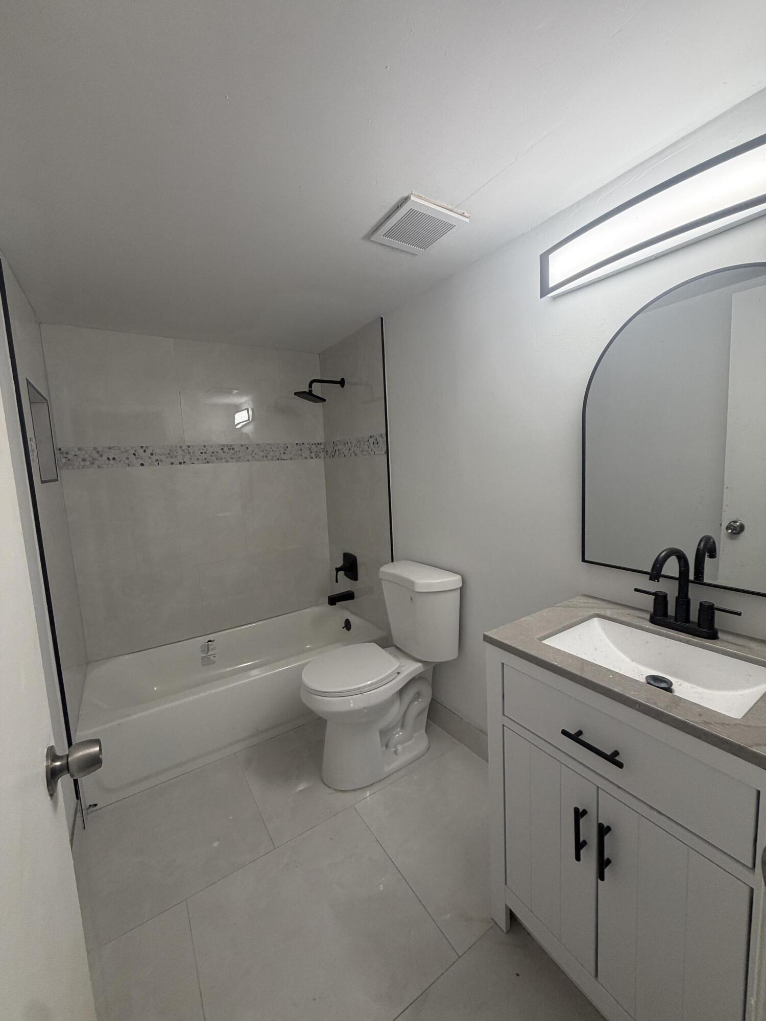 1303 Nw 8th Avenue Property Photo 2