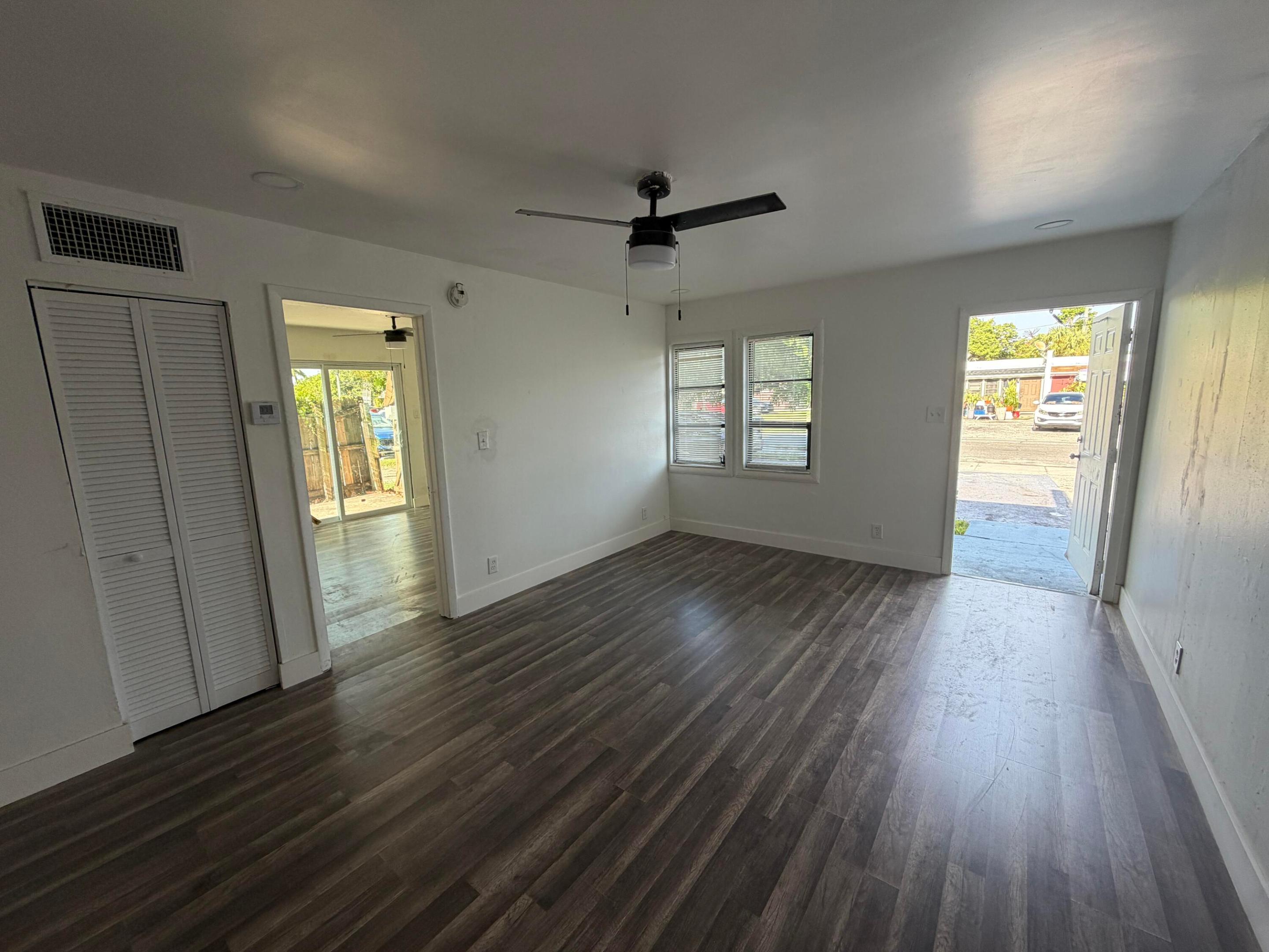 1303 Nw 8th Avenue Property Photo 8