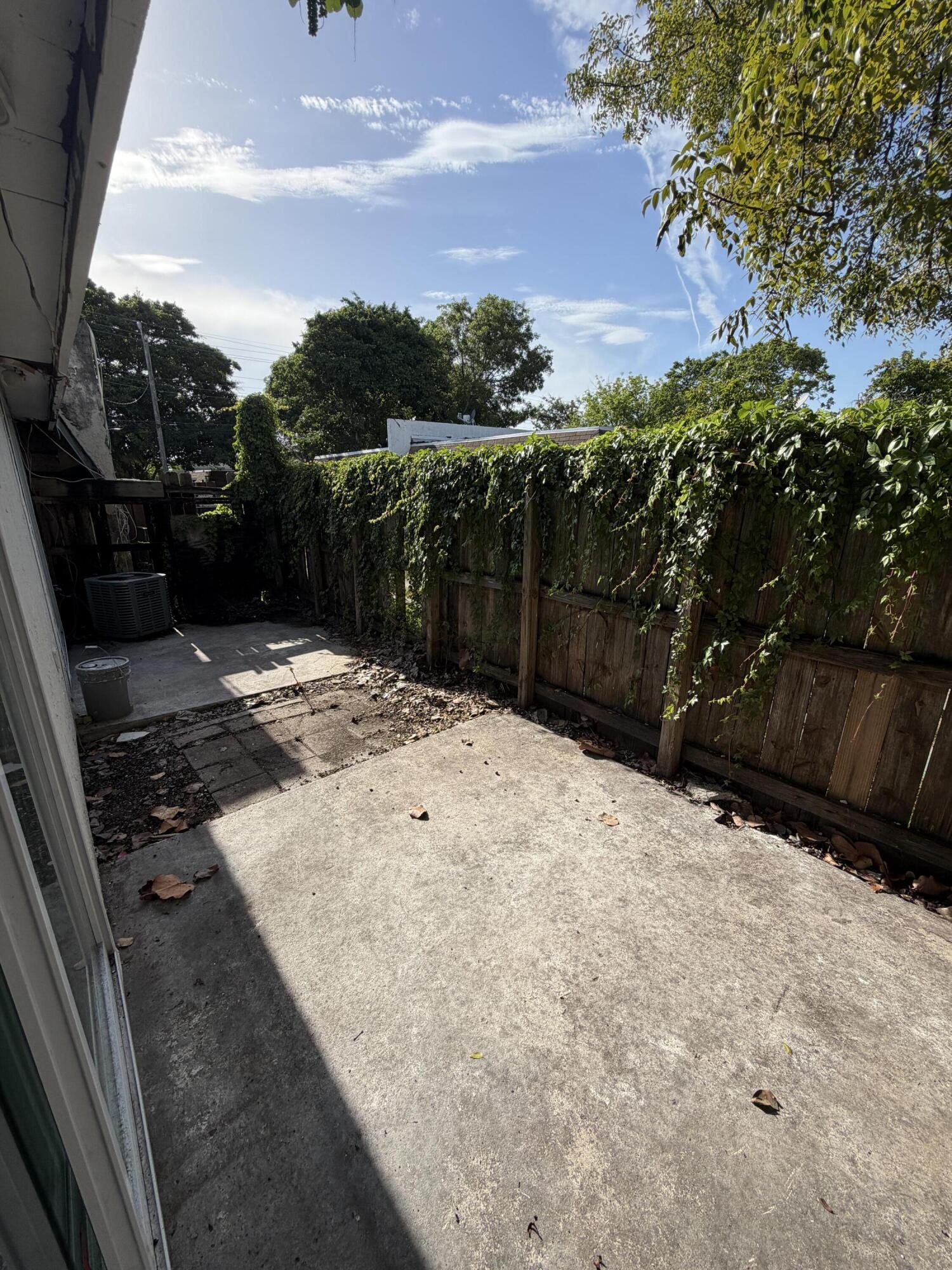 1303 Nw 8th Avenue Property Photo 14