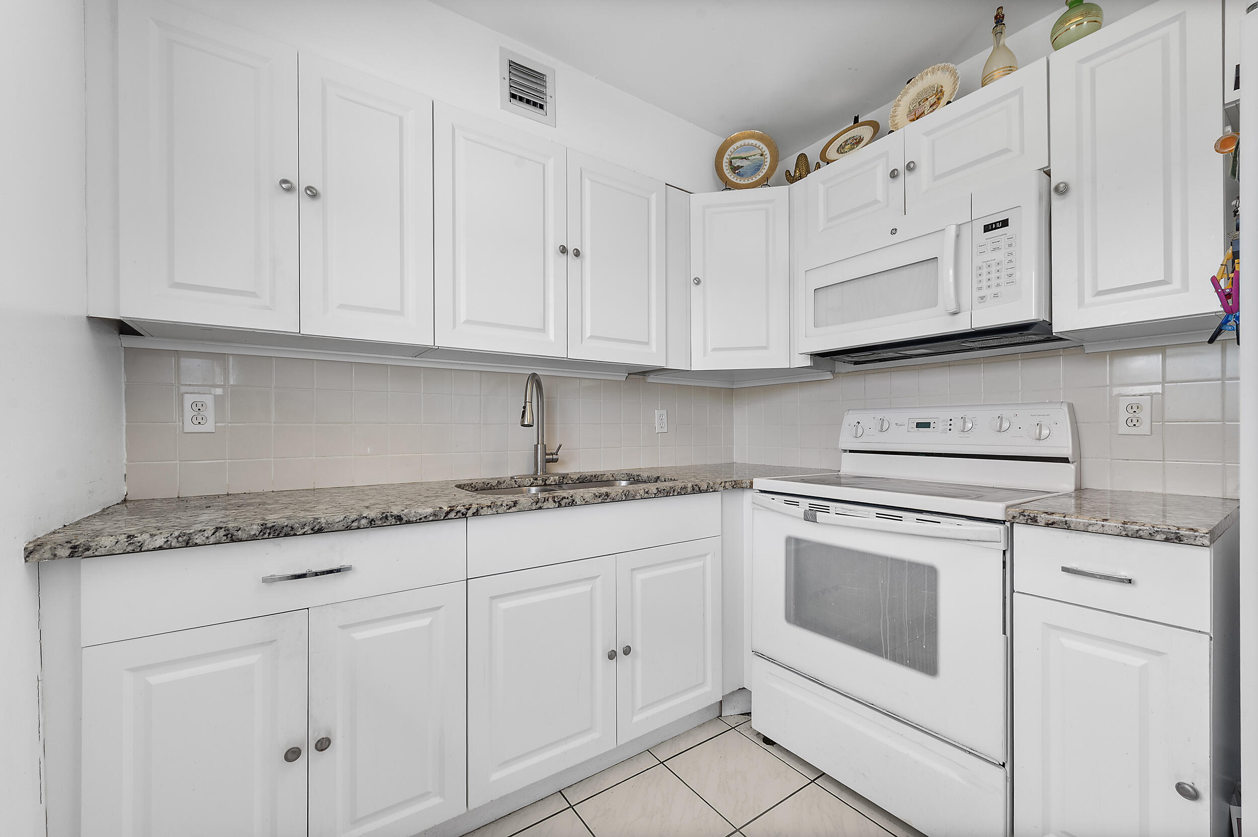 477 Monaco J Property Photo 9