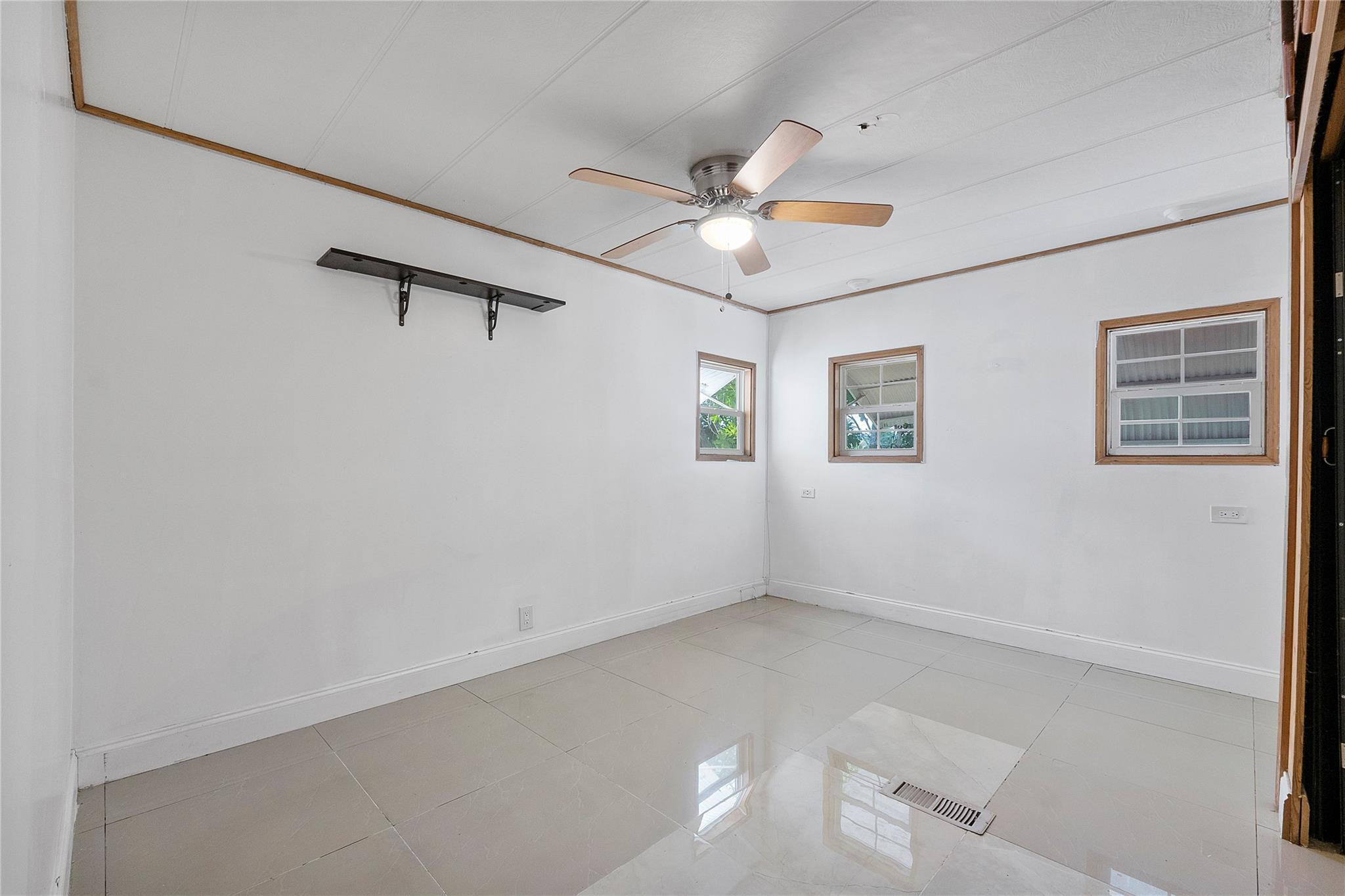 2710 E Marina Drive Property Photo 6