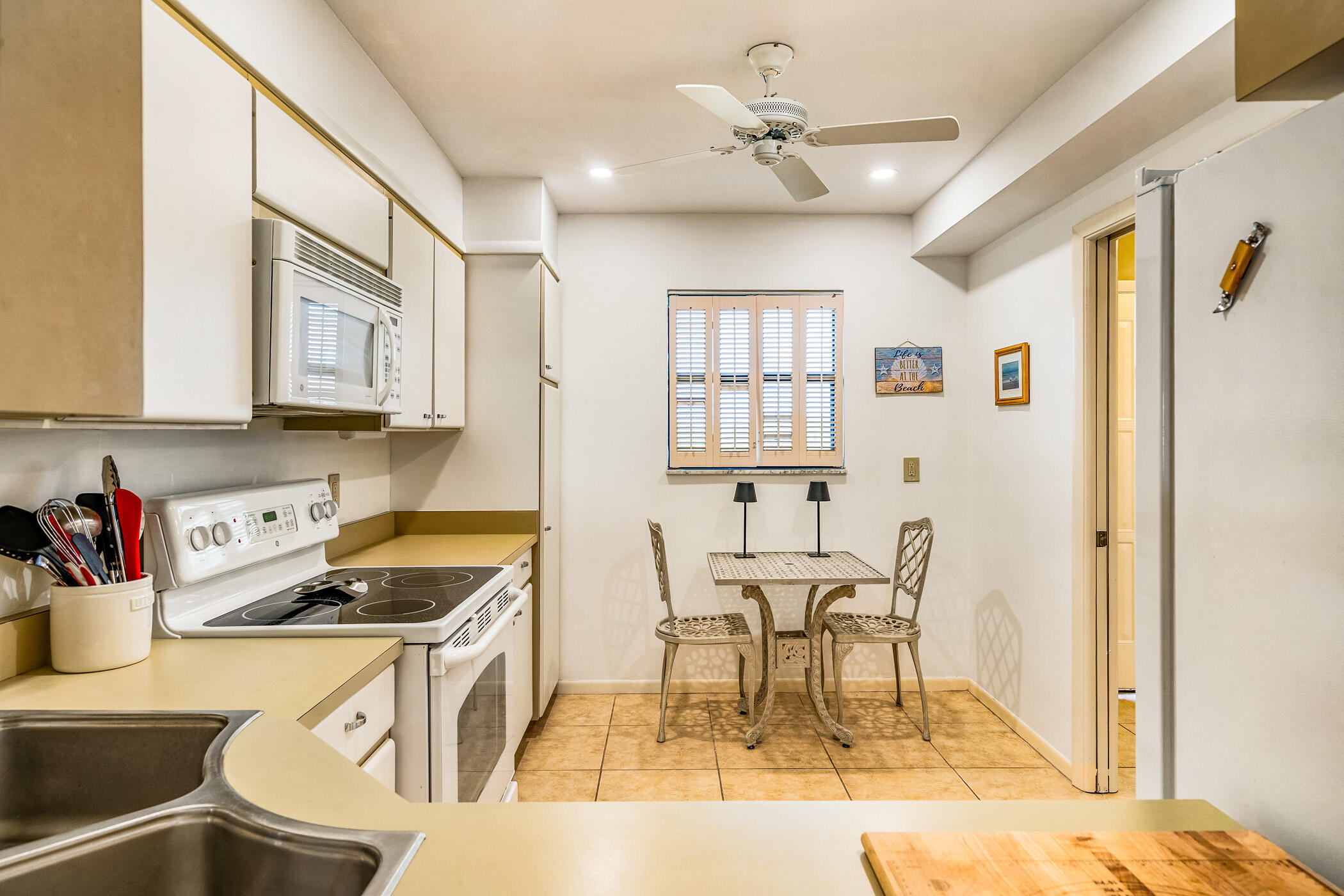 3939 Ocean Drive 408c Property Photo 15