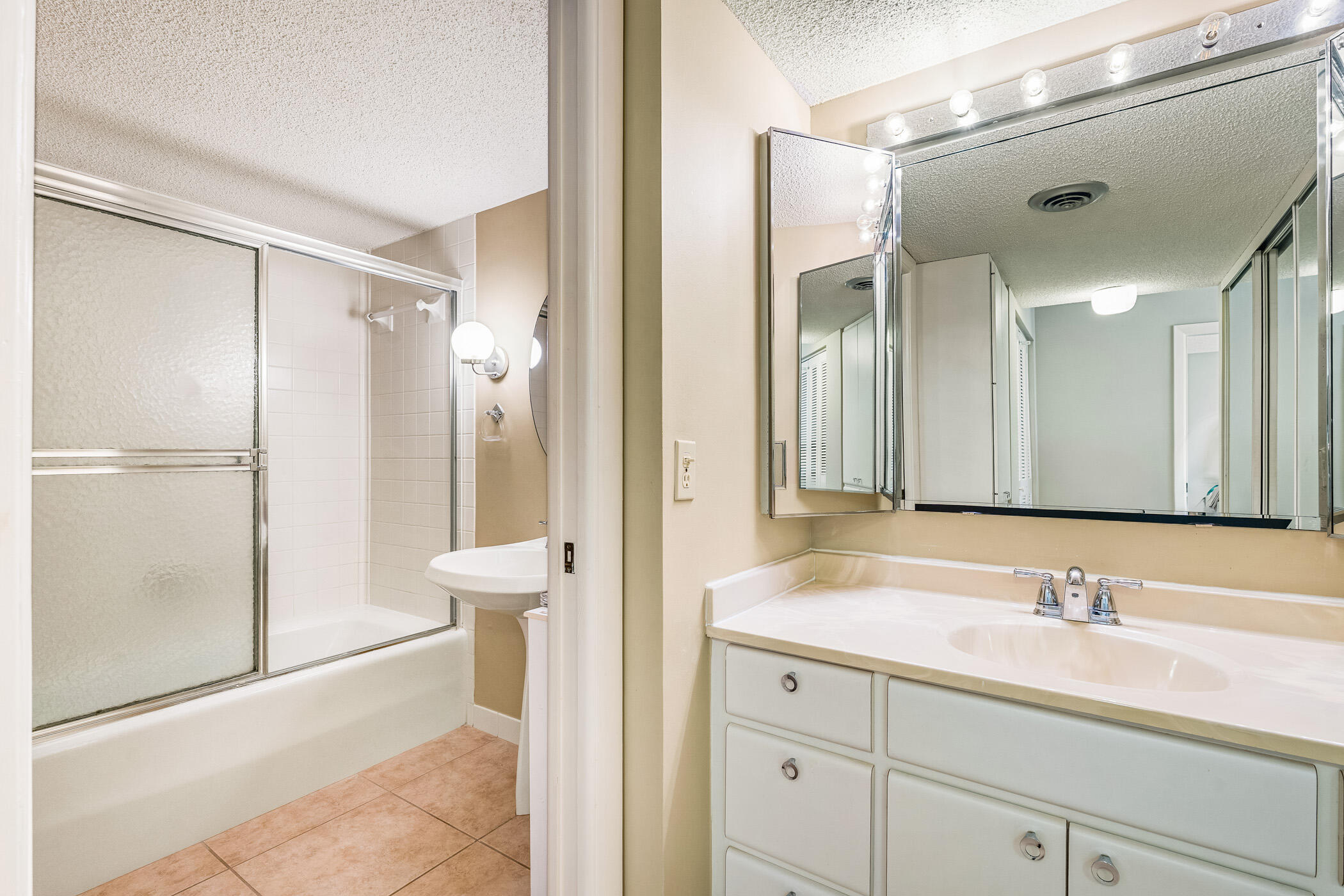 3939 Ocean Drive 408c Property Photo 23