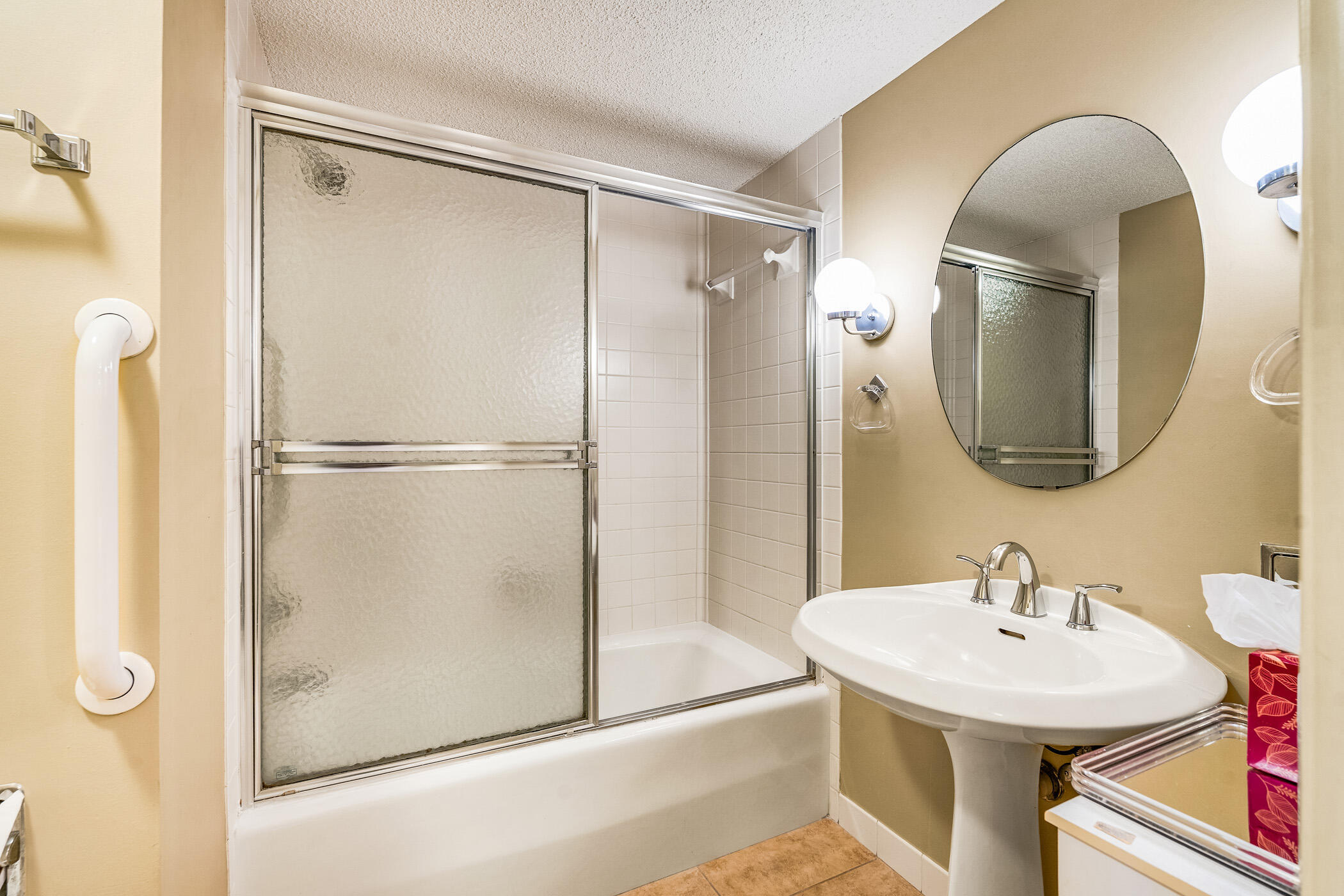3939 Ocean Drive 408c Property Photo 28
