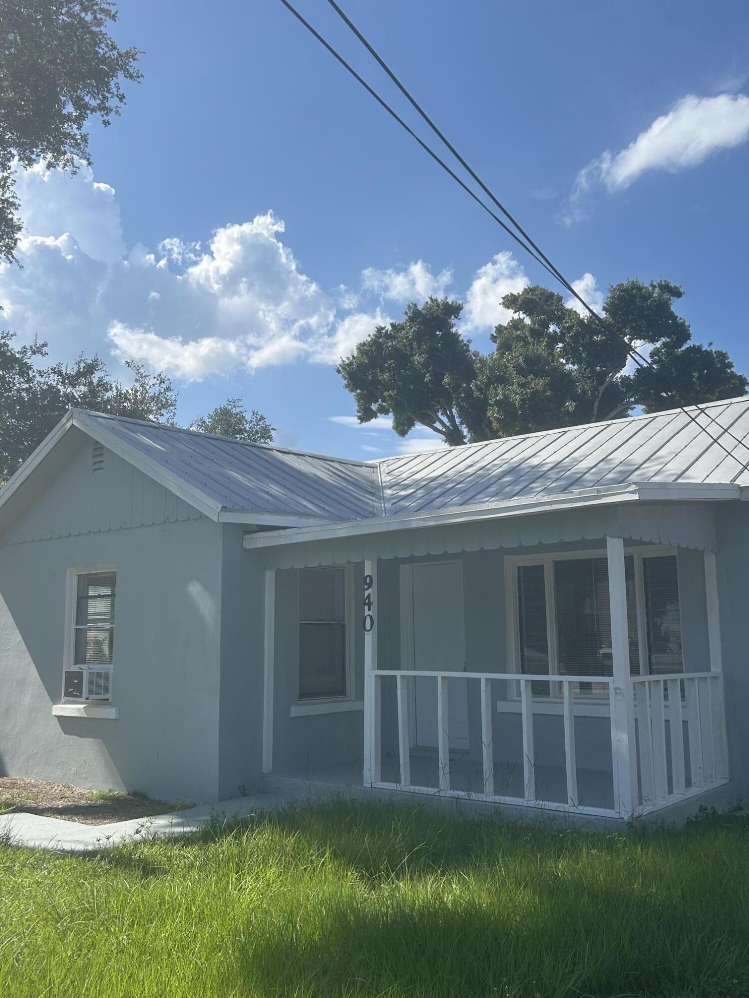 940 19th Street Property Photo 1