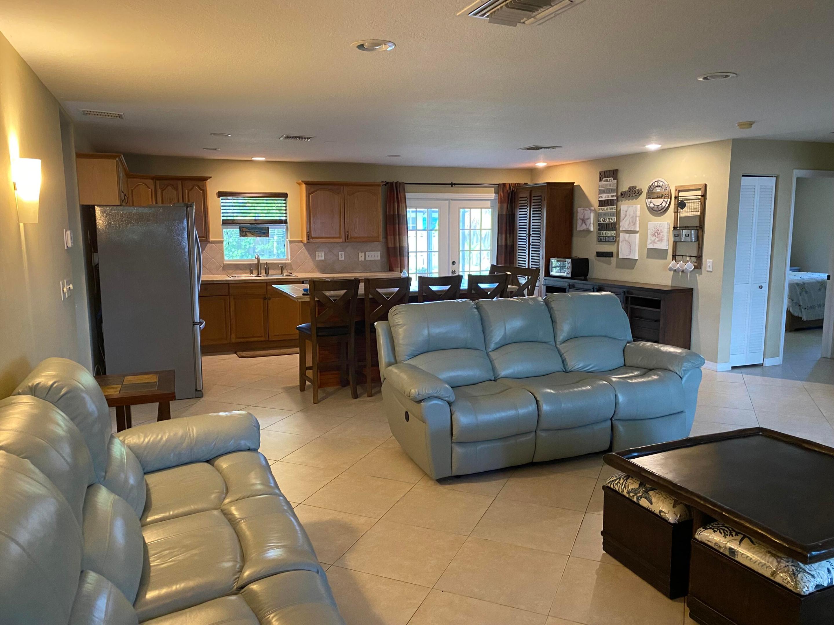 1672 Thumb Point Drive Property Photo 5
