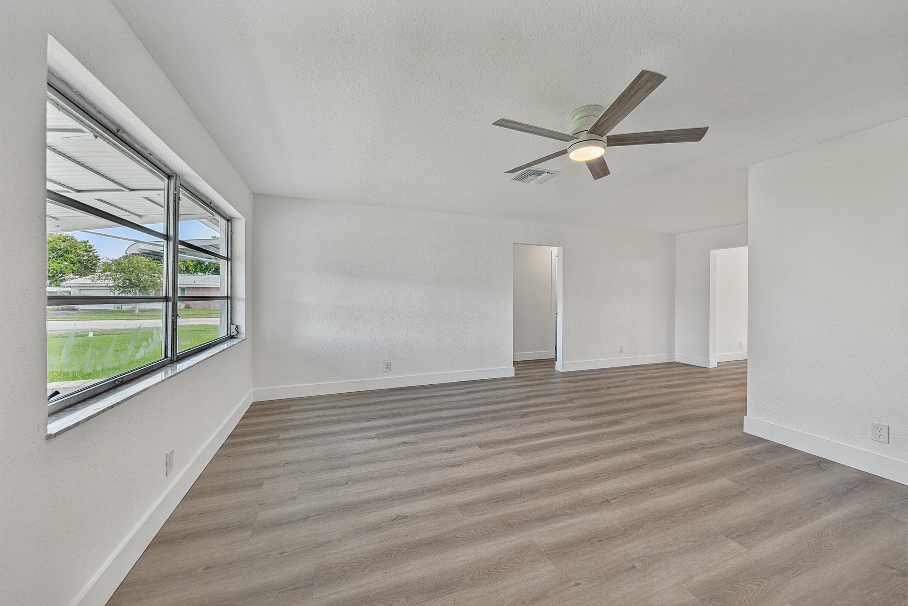 1190 Nw 90th Avenue Property Photo 15