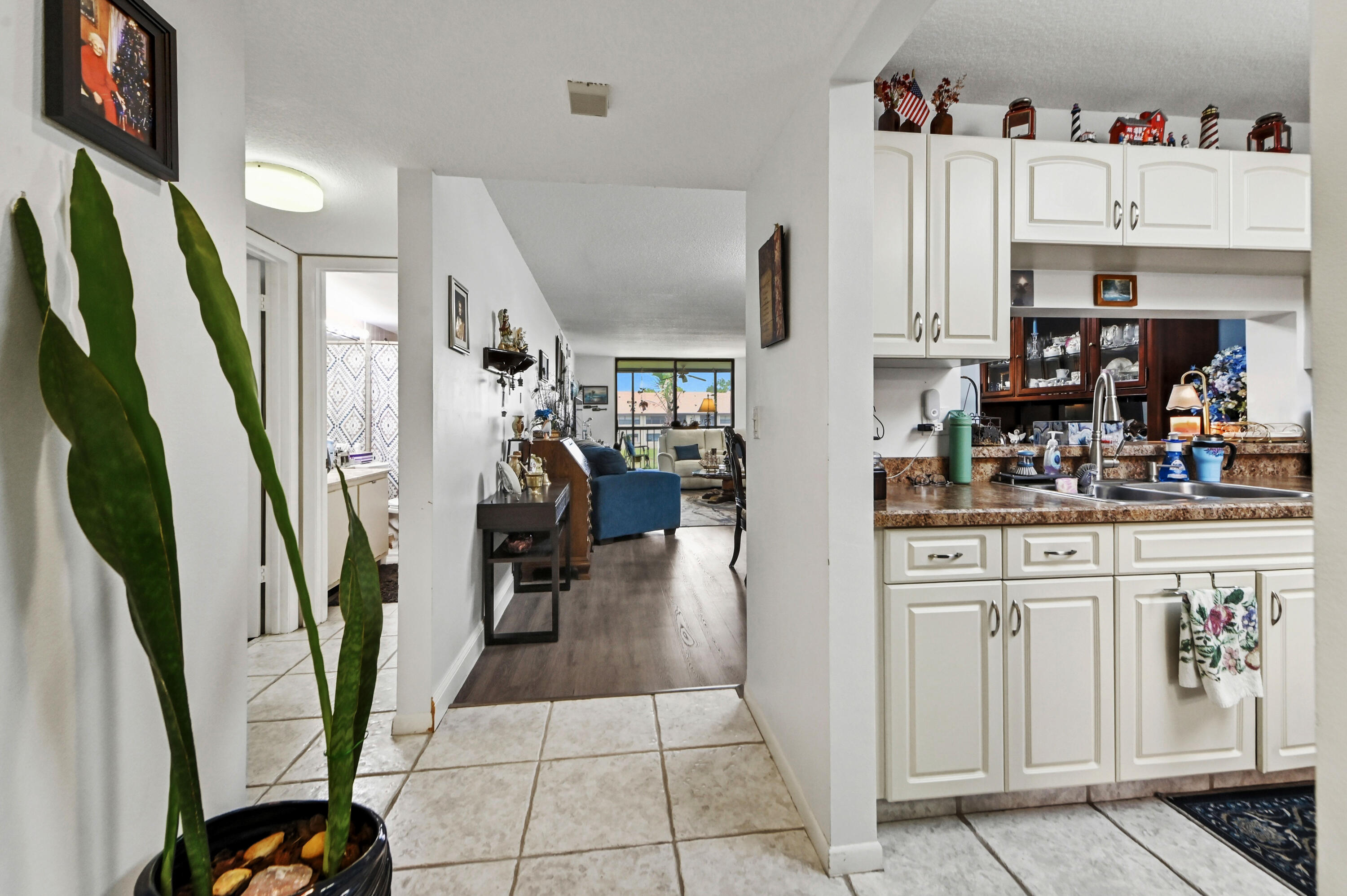 4725 Lucerne Lakes Boulevard E 202 Property Photo 3