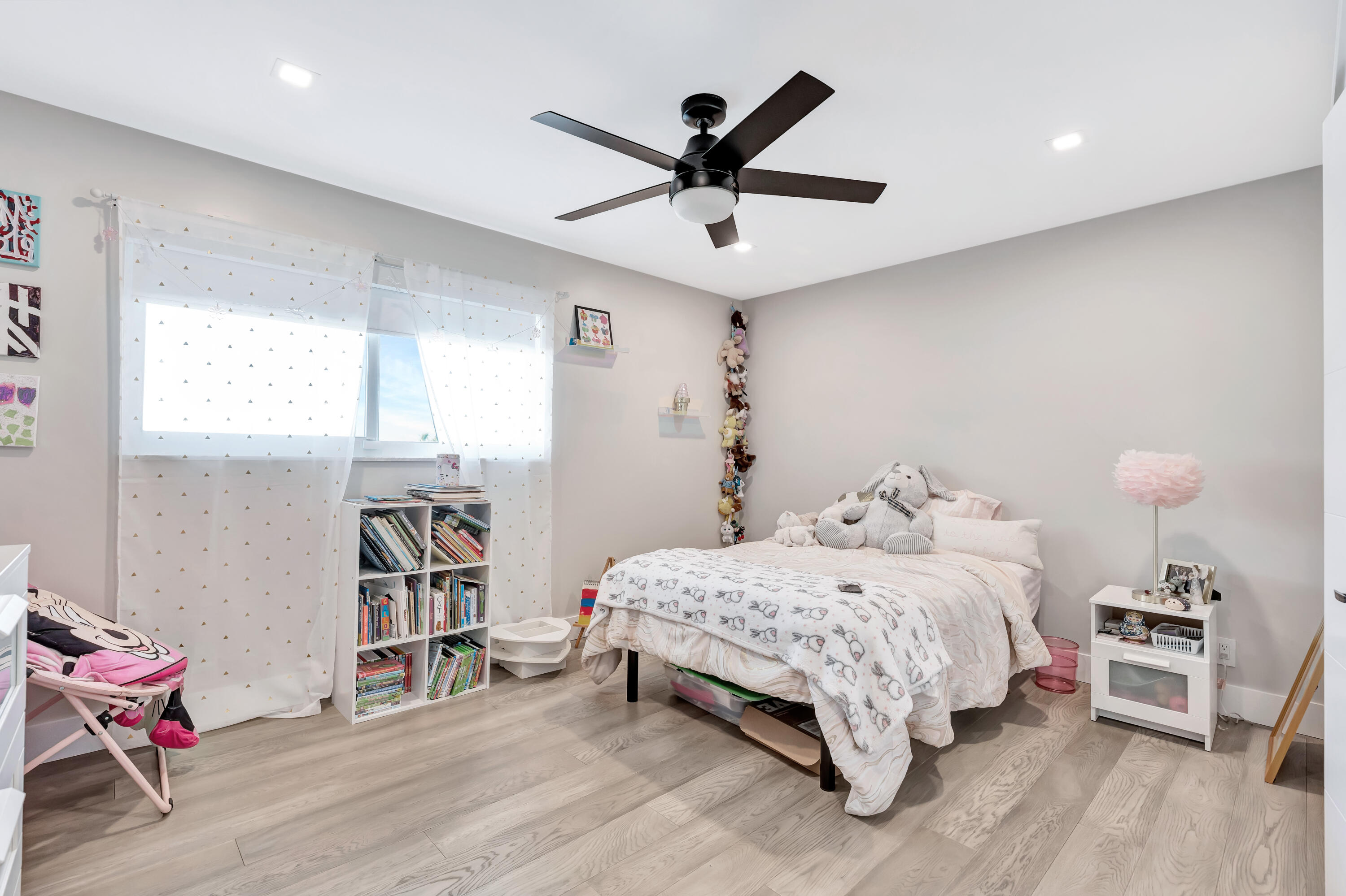 301 Lake Shore Drive 302 Property Photo 27