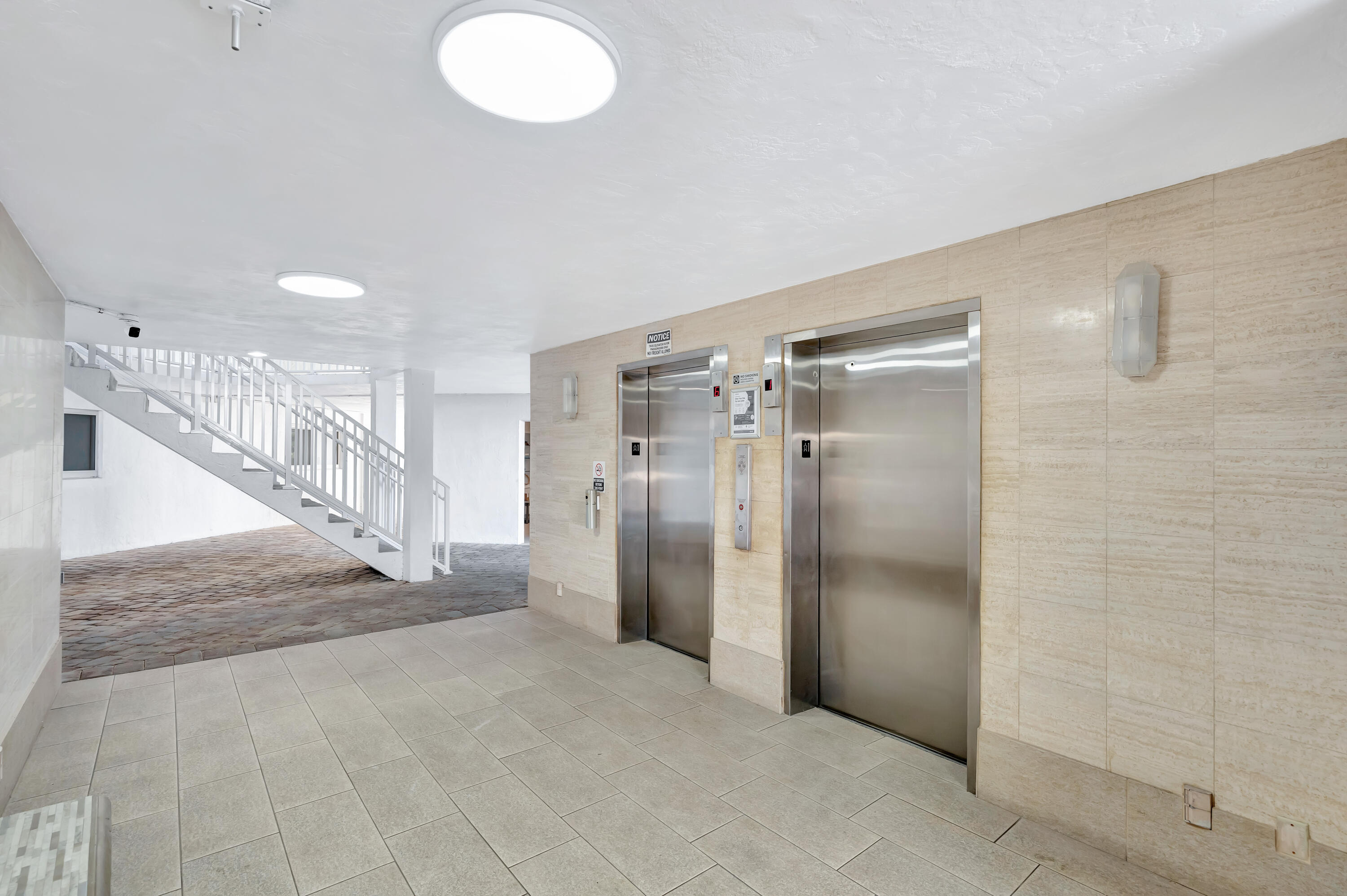 301 Lake Shore Drive 302 Property Photo 43