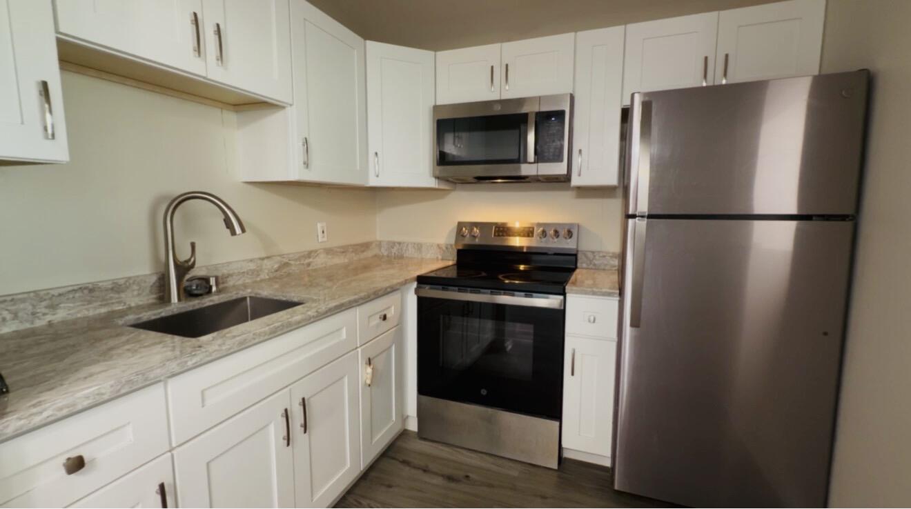 43 Easthampton B Property Photo 7
